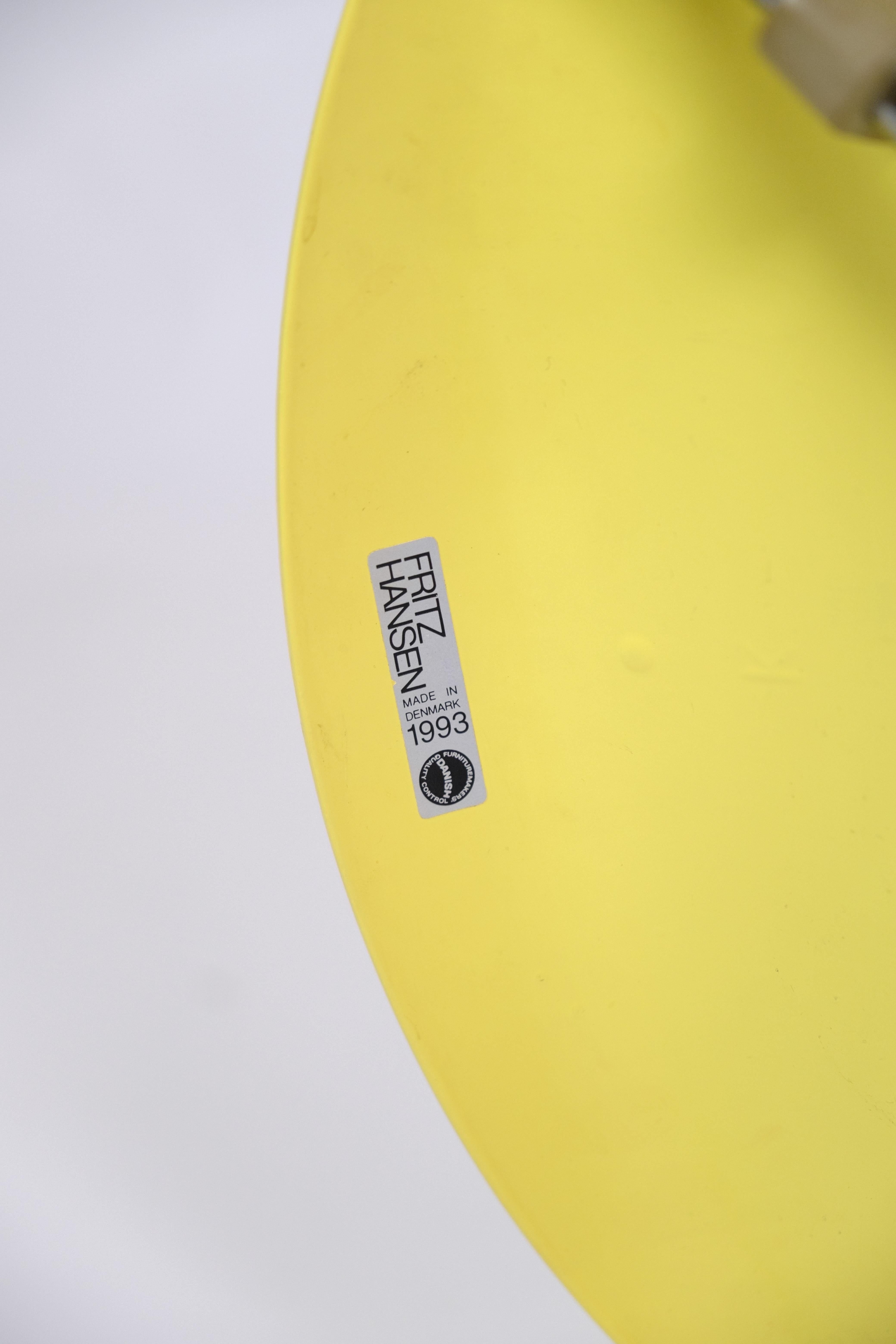 Set Of 6 Dining Table Chairs Model 3107 In Yellow By Arne Jacobsen From 1990s For Sale 3