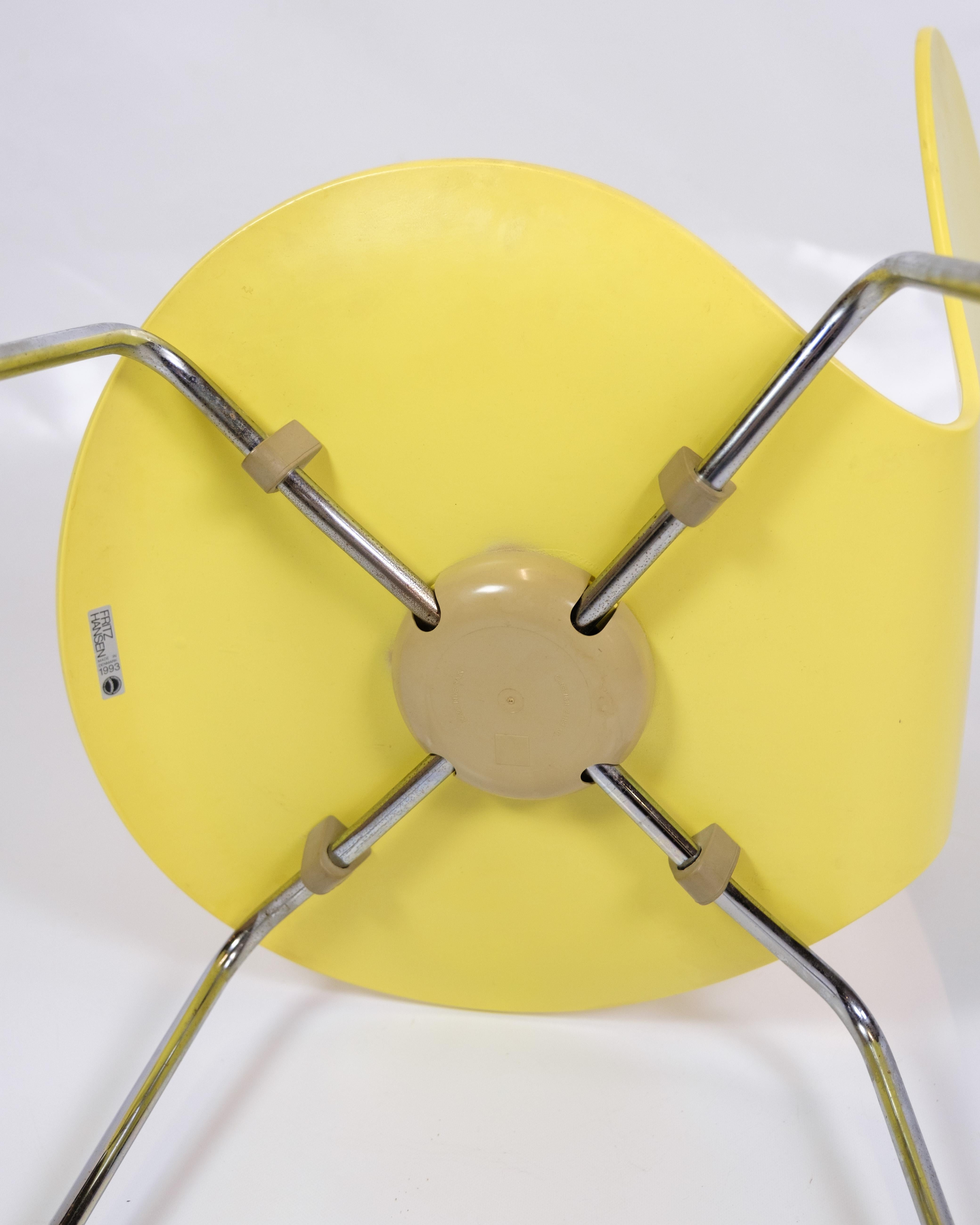 Set Of 6 Dining Table Chairs Model 3107 In Yellow By Arne Jacobsen From 1990s For Sale 2