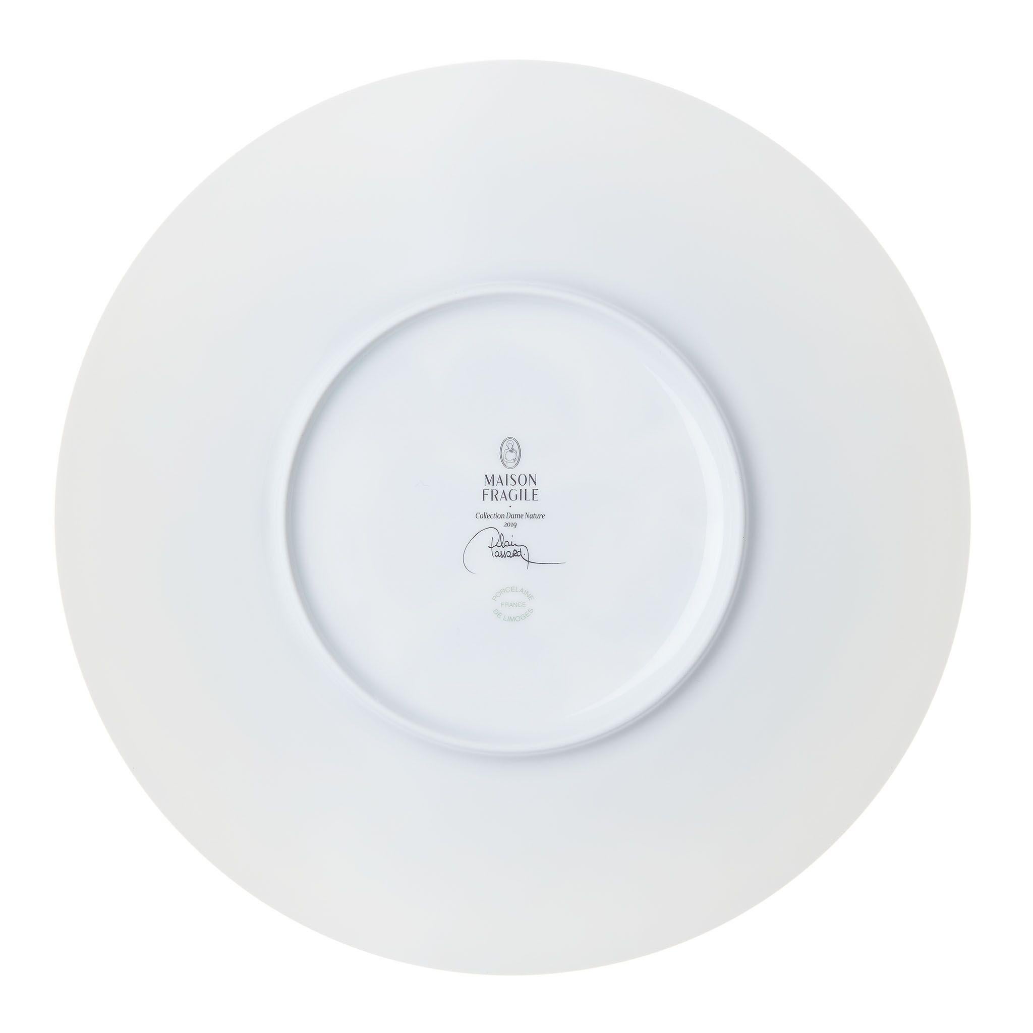 Box of 6 Dinner Porcelain Plates by the French Chef Alain Passard For Sale 3