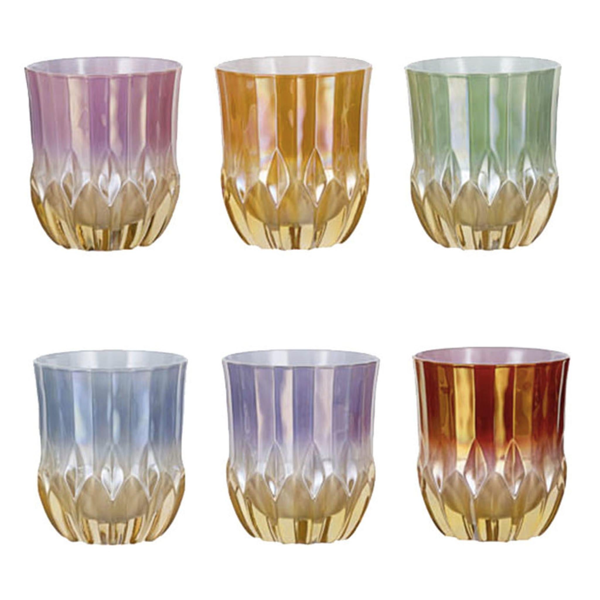 Precious and colorful, this set is comprised of six short glasses made of mouth-blown glass that can be used to serve after dinner drinks such as amaro or other liqueurs. Each glass has an amber-colored base, highlighted by the unique grooved