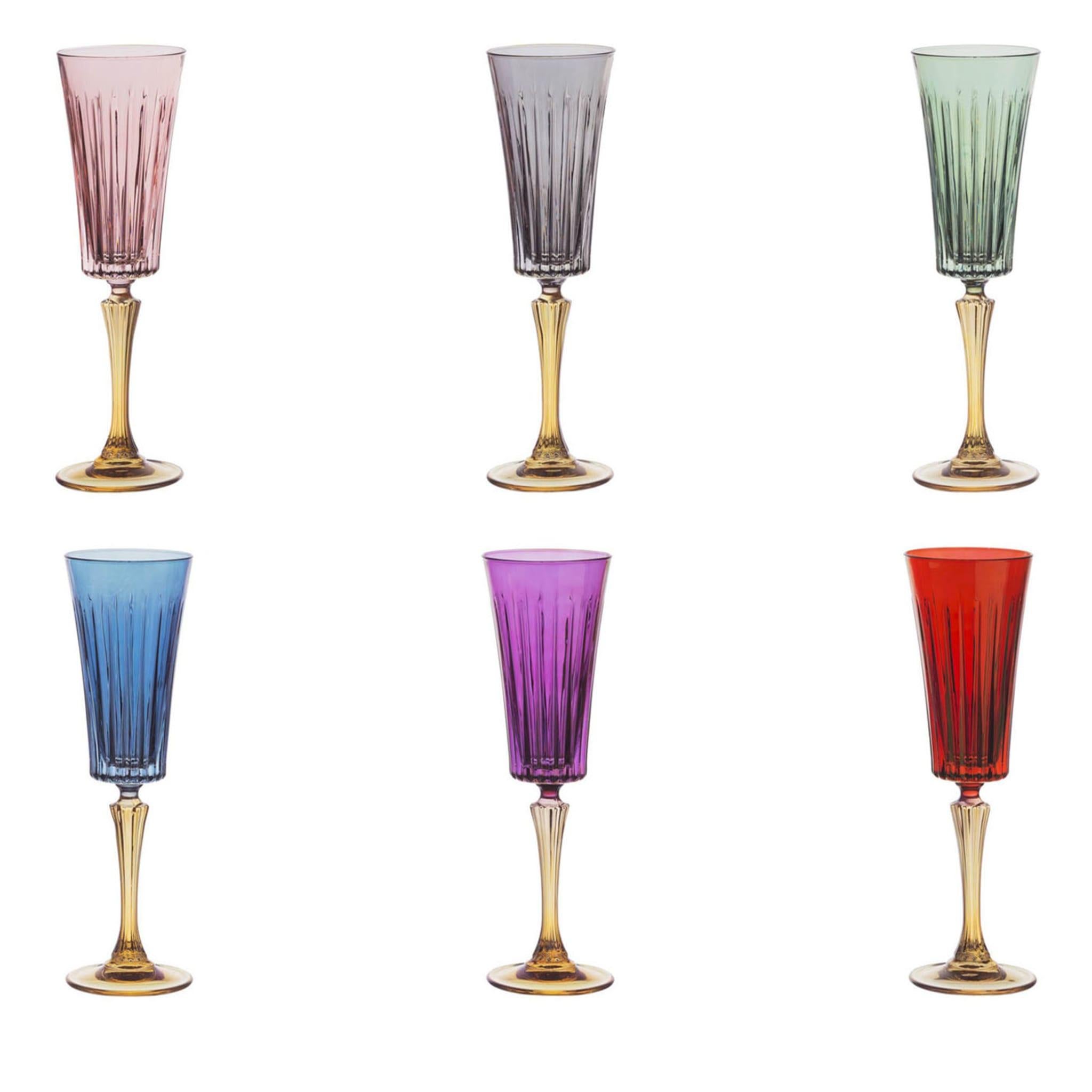 The champagne chalices in this set are truly unique pieces. Each one is crafted by hand and is featured in its own distinct shade.