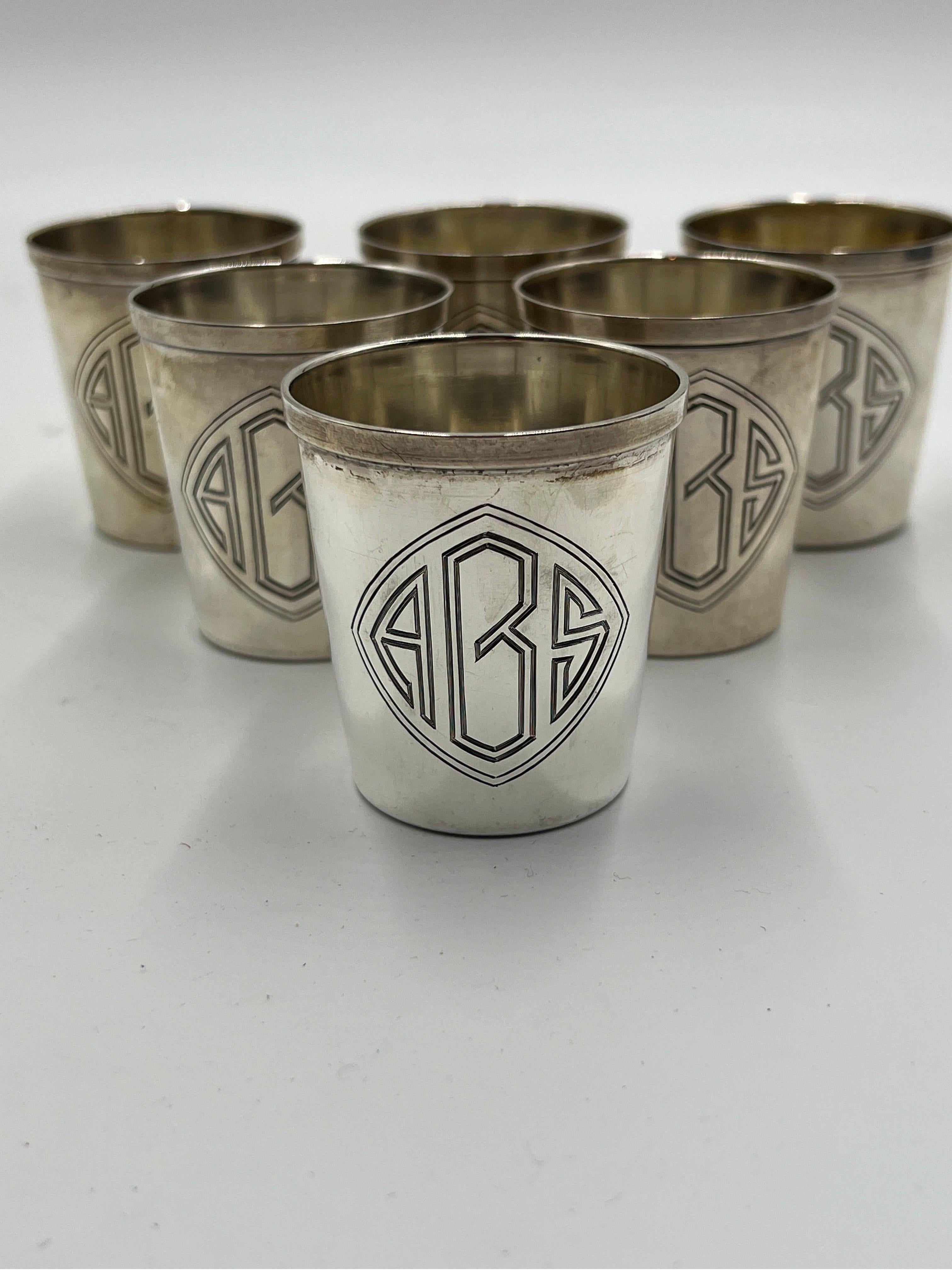 Set Of 6 Durgin Black Starr & Frost Sterling Silver “ABS” Shot Glasses. 

2.25” h x 2.125” w 

Set of 6 shot glasses each with “ABS” monogram to center. Each marked properly to bottom.

Please note: 1 piece has 2 areas of damage as