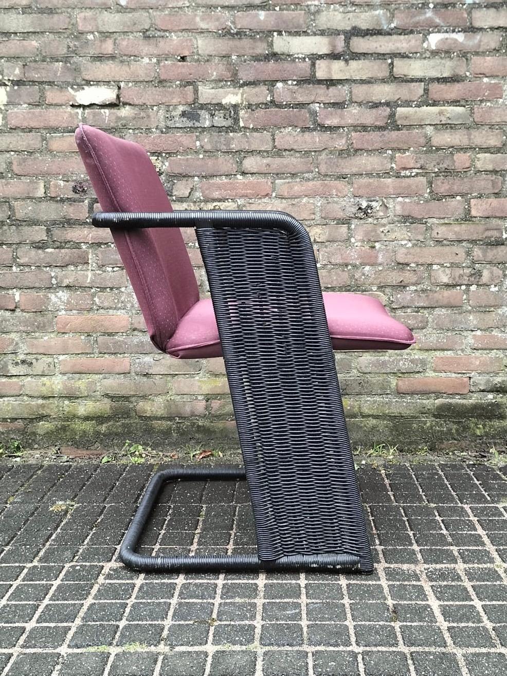 Ensemble de 6 chaises de salle à manger en osier de conception néerlandaise par Luit Van Der Helm, années 1980. Bon état - En vente à Schagen, NL