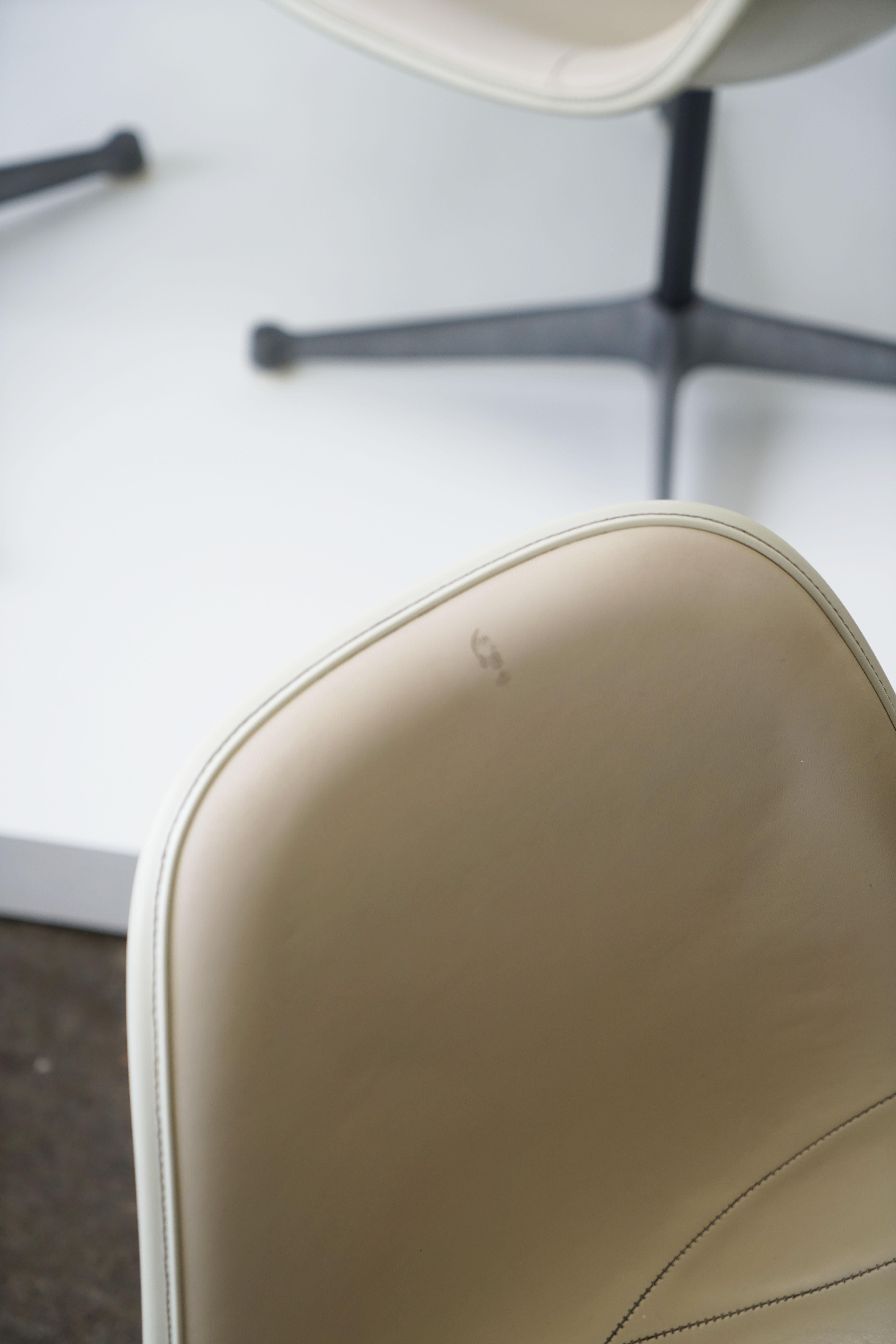 Ensemble de 6 chaises Eames PSC pour Herman Miller avec tissu d'ameublement  en vente 5