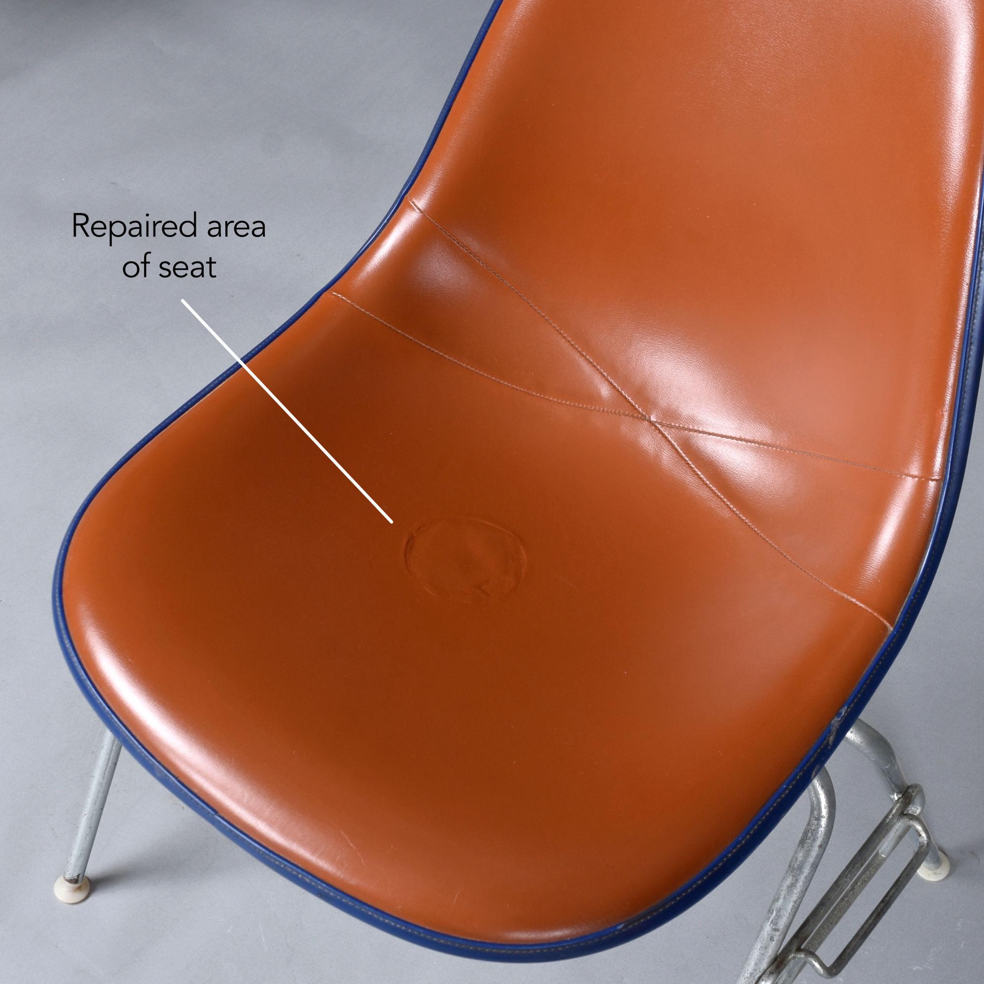 Set di 6 sedie Eames impilabili Eastern Air Lines a conchiglia in Naugahyde rosso-arancio in vendita 7