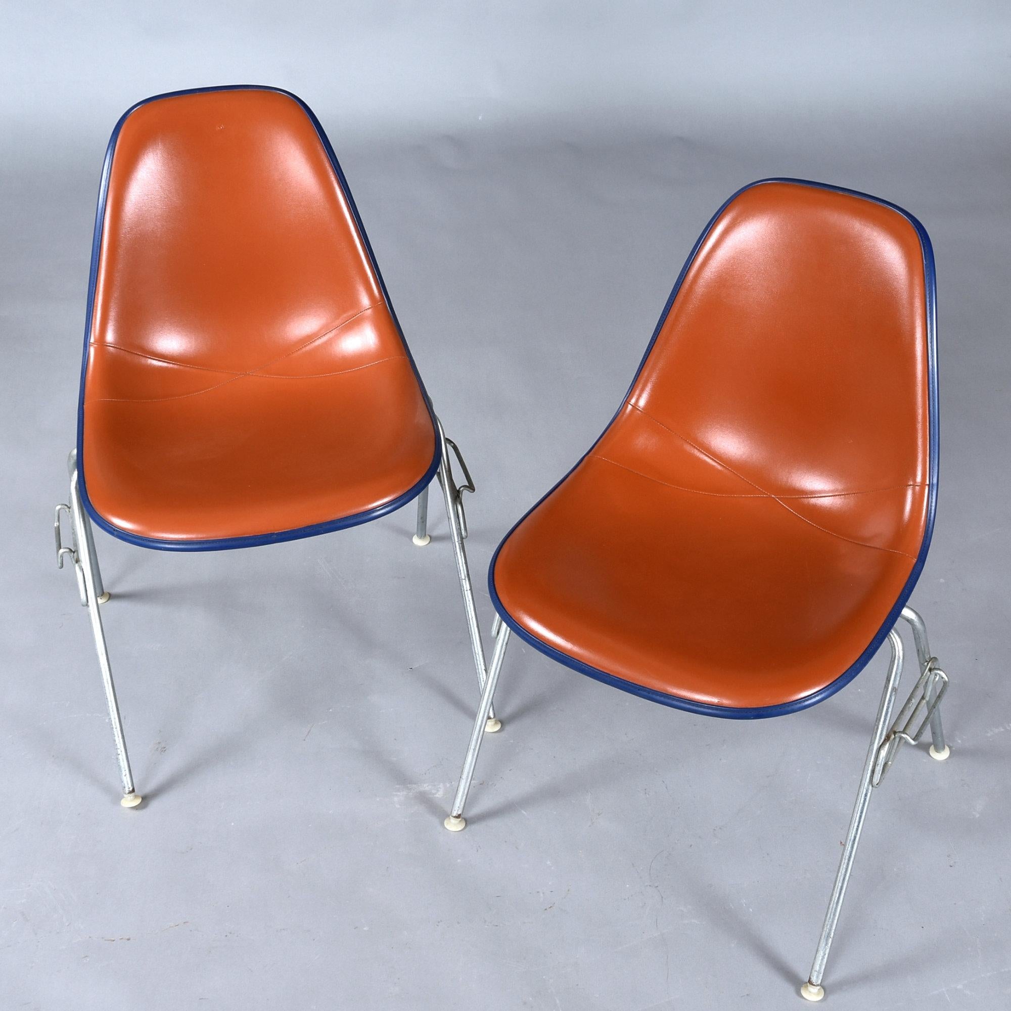 Set di 6 sedie Eames impilabili Eastern Air Lines a conchiglia in Naugahyde rosso-arancio in vendita 2