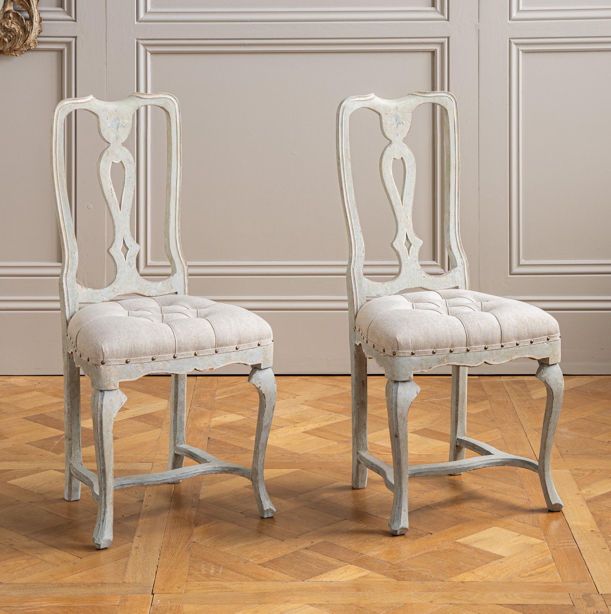 Ensemble de 6 chaises de salle à manger italiennes du début du C.I.C. à patine peinte gris-bleu pâle Bon état - En vente à London, Park Royal