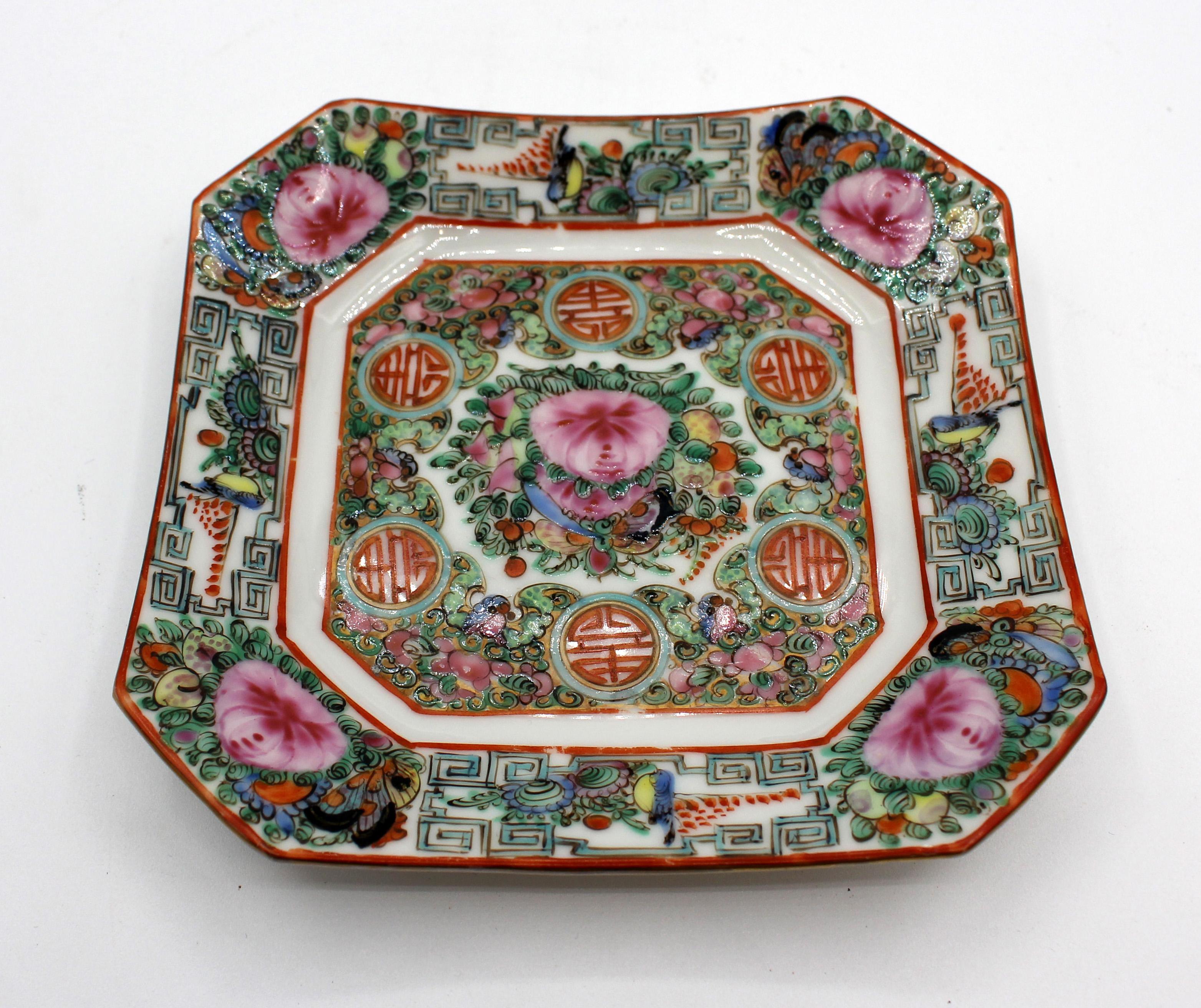 Early 20th century set of 6 rose canton square bread & butter or dessert plates. Chinese export porcelain. Republic era Made in China & China marks.

Measure: 6