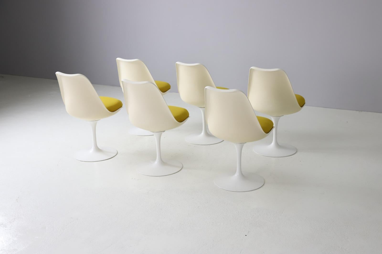 Mid-20th Century Set of 6 Early Swivel 'Tulip' Chairs by Eero Saarinen for Knoll, 1960s