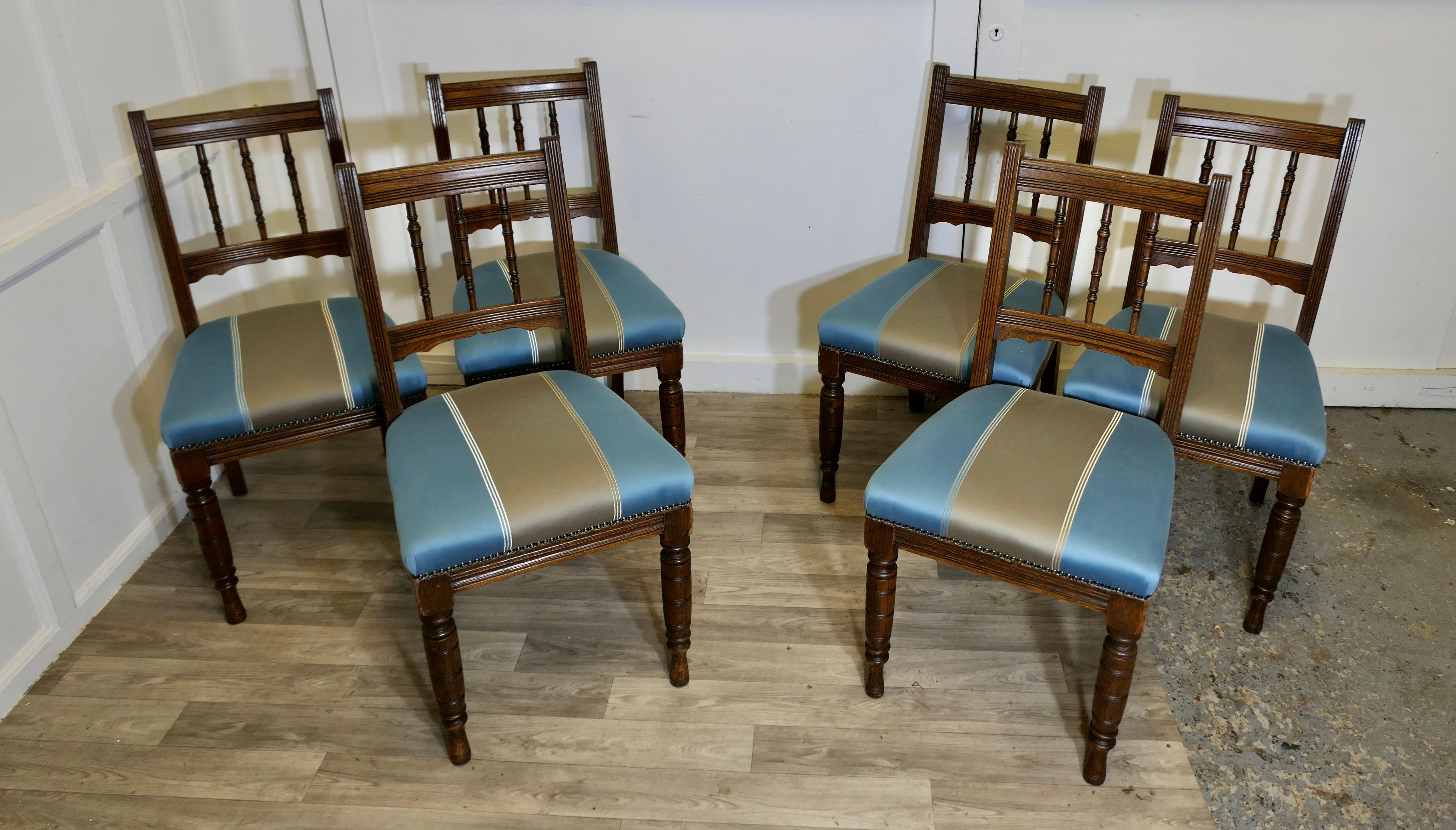 Edoardiano Set di 6 sedie da pranzo Edwardian Oak   Questo è un bellissimo set di sedie Oak. in vendita