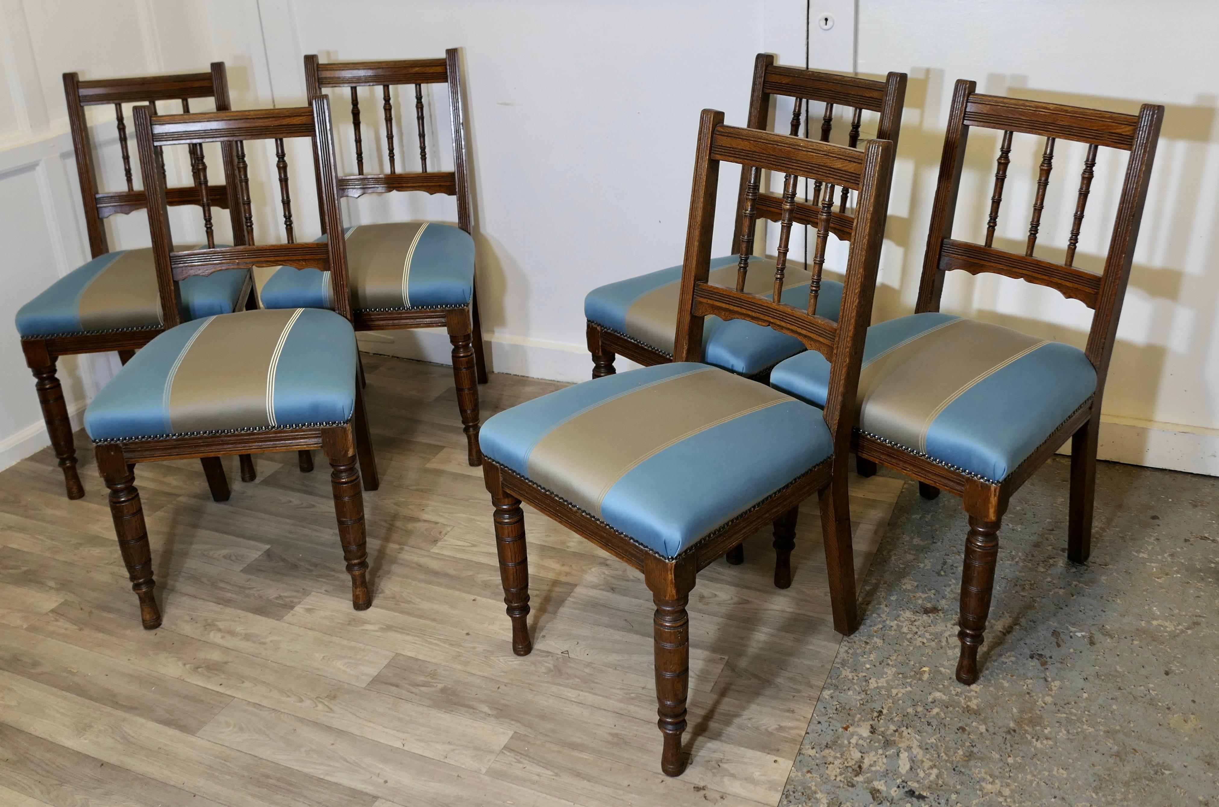Set di 6 sedie da pranzo Edwardian Oak   Questo è un bellissimo set di sedie Oak. In condizioni buone in vendita a Godshill, Isle of Wight