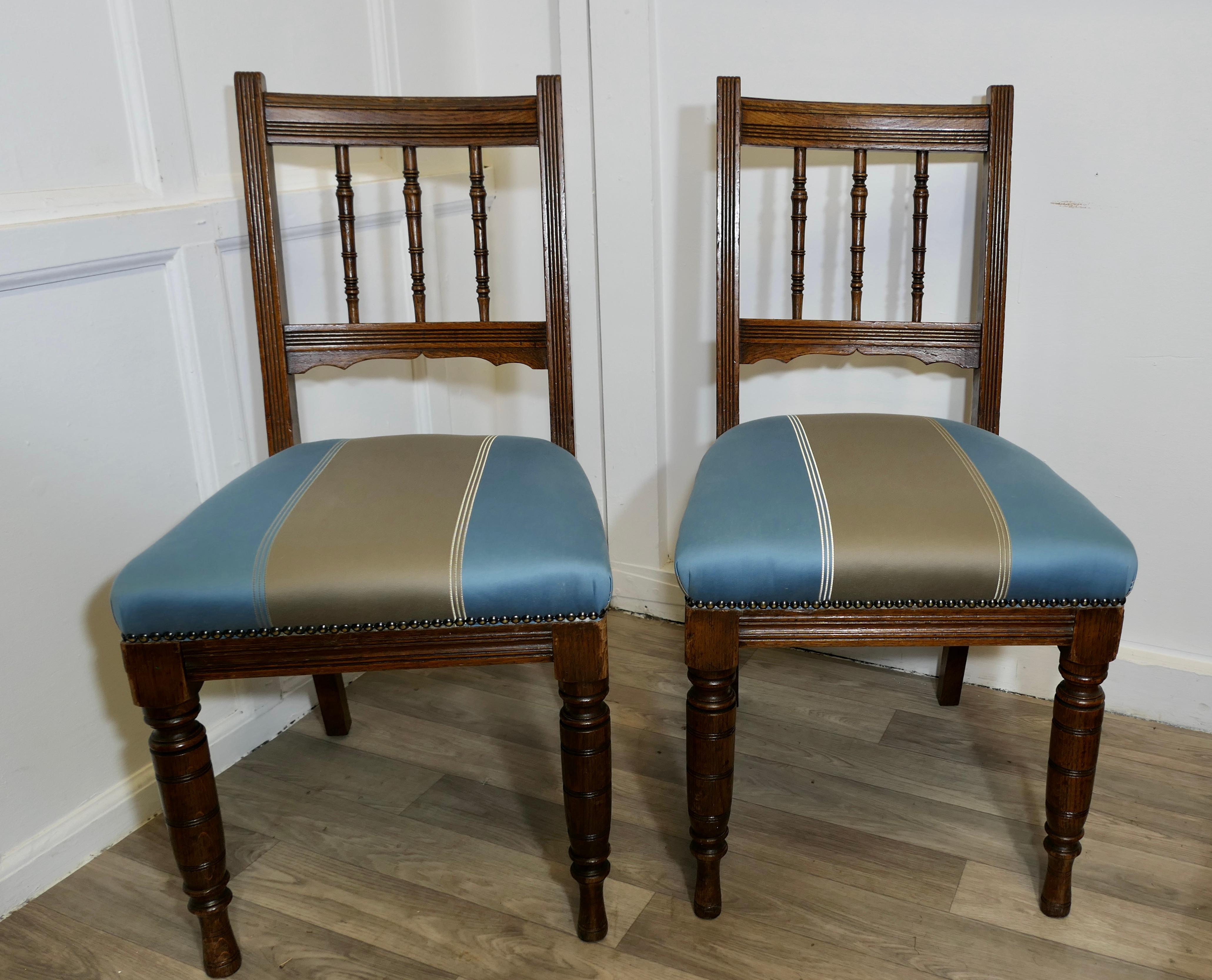 Inizio XX secolo Set di 6 sedie da pranzo Edwardian Oak   Questo è un bellissimo set di sedie Oak. in vendita