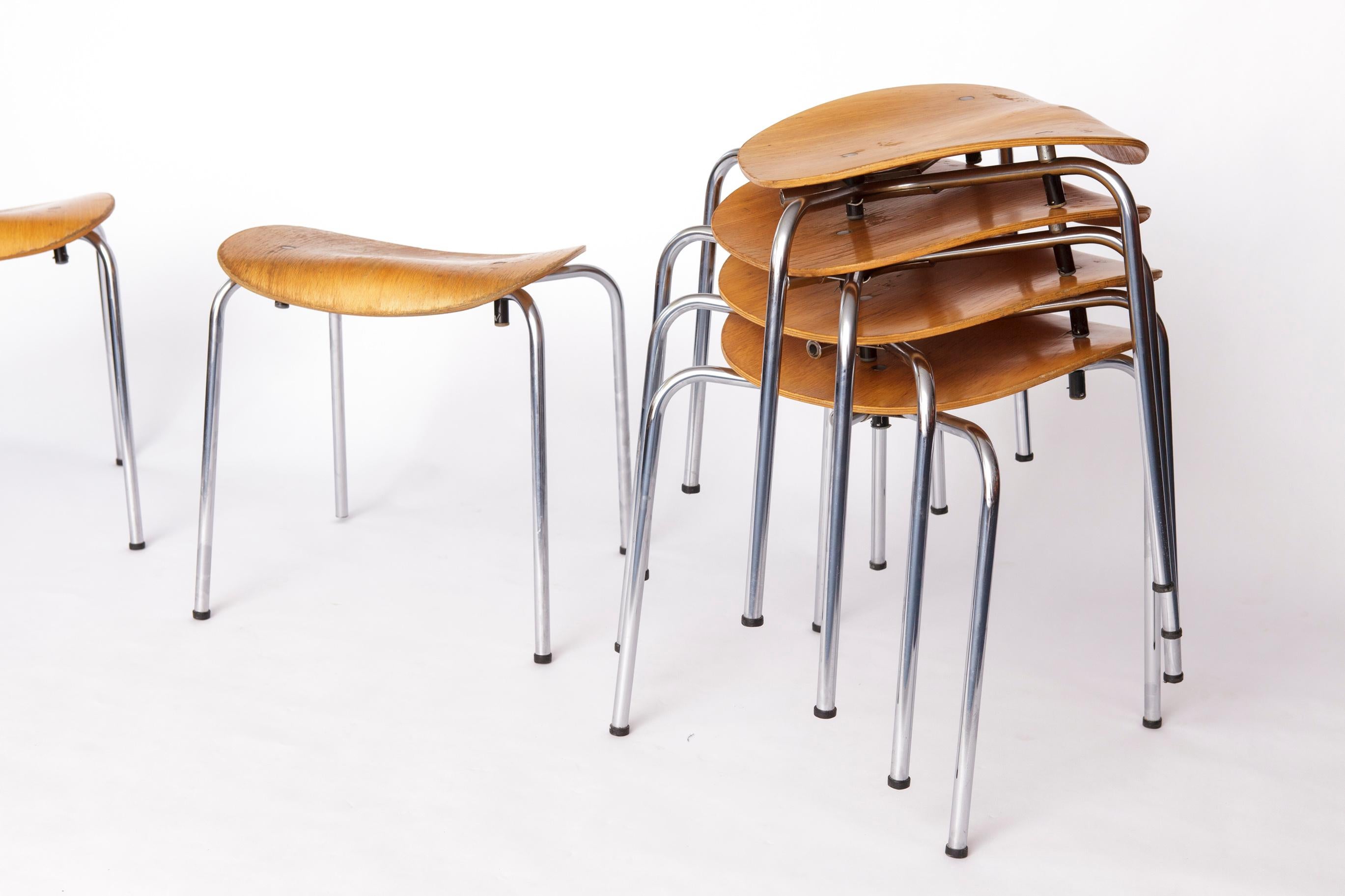 Set of 6 Stools by Egon Eiermann, 1950s – Model SE68
Price is for the set of six.

Please note: these are not original manufacturer stools. They were originally SE68 chairs, and a previous owner removed the backrests to convert them into stools.
The