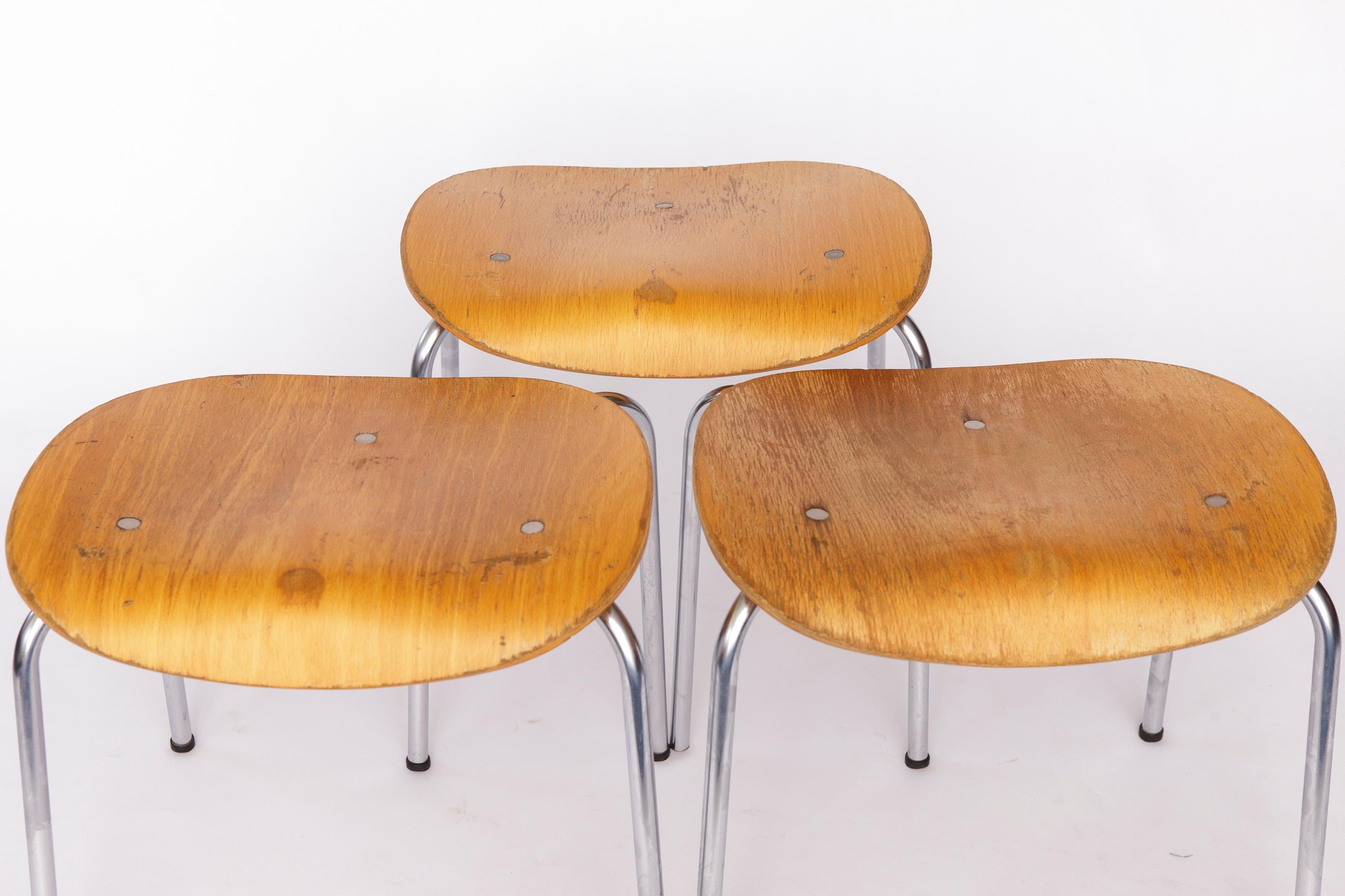 Set of 6 Egon Eiermann SE68 Stools – 1950s Mid Century Modern, Beech Plywood In Good Condition For Sale In Hannover, DE