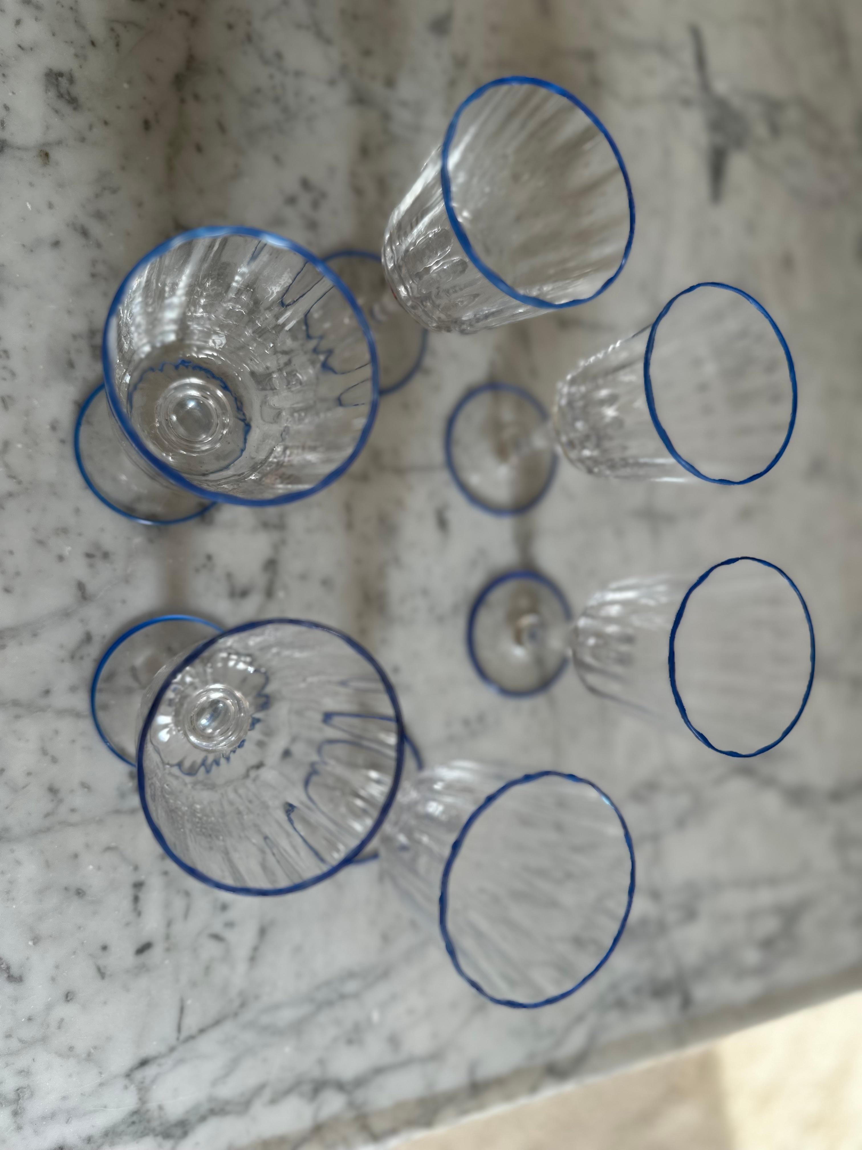 Ensemble de 6 élégants verres à vin de Murano avec bord bleu, fin du 19ème siècle en vente 2