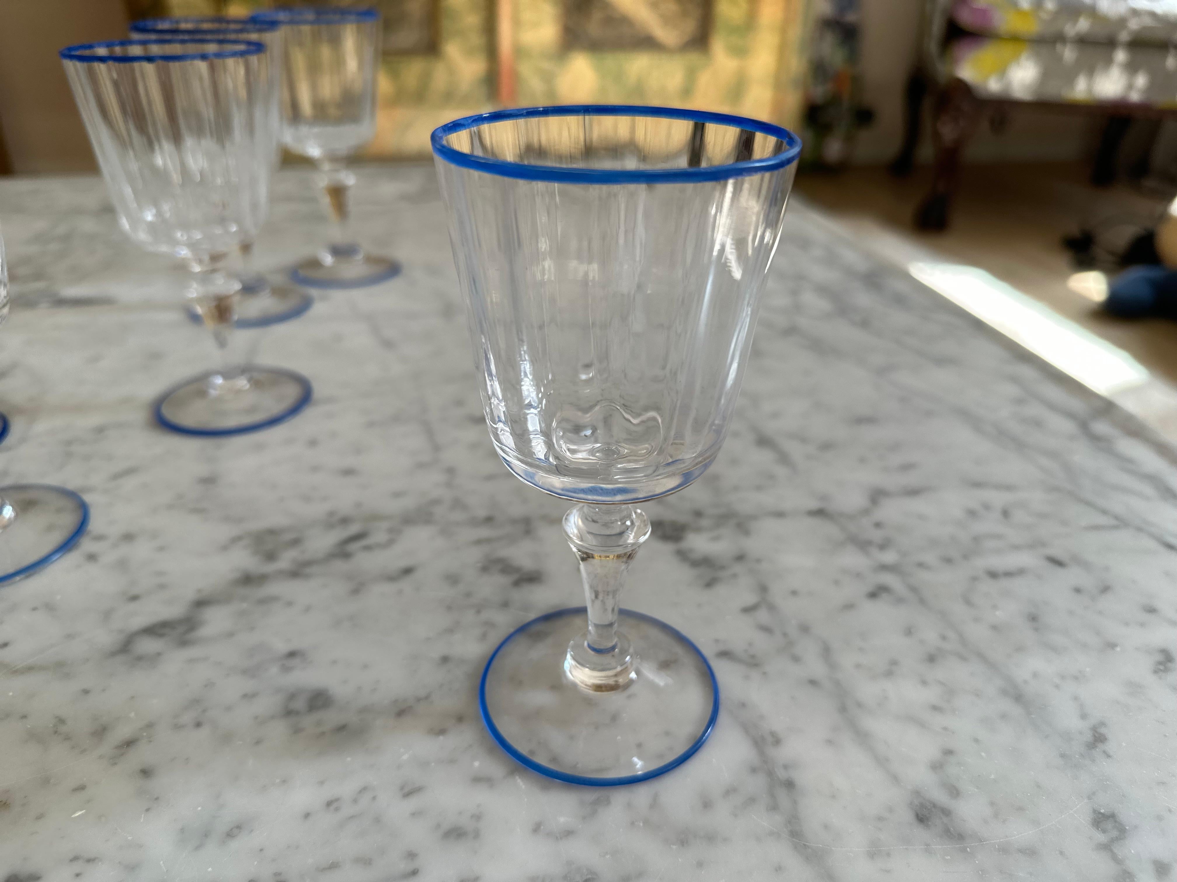 italien Ensemble de 6 élégants verres à vin de Murano avec bord bleu, fin du 19ème siècle en vente