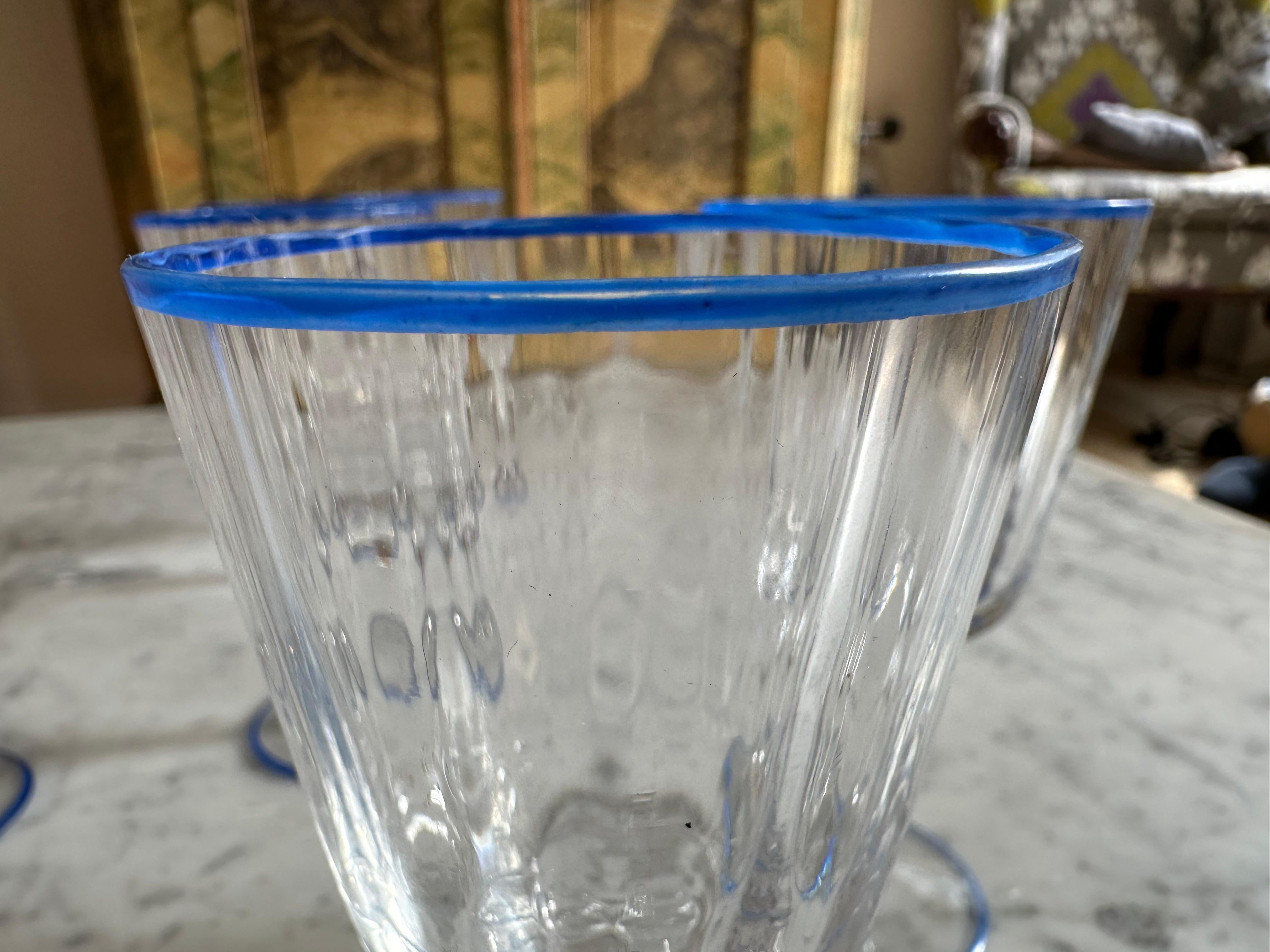 XIXe siècle Ensemble de 6 élégants verres à vin de Murano avec bord bleu, fin du 19ème siècle en vente
