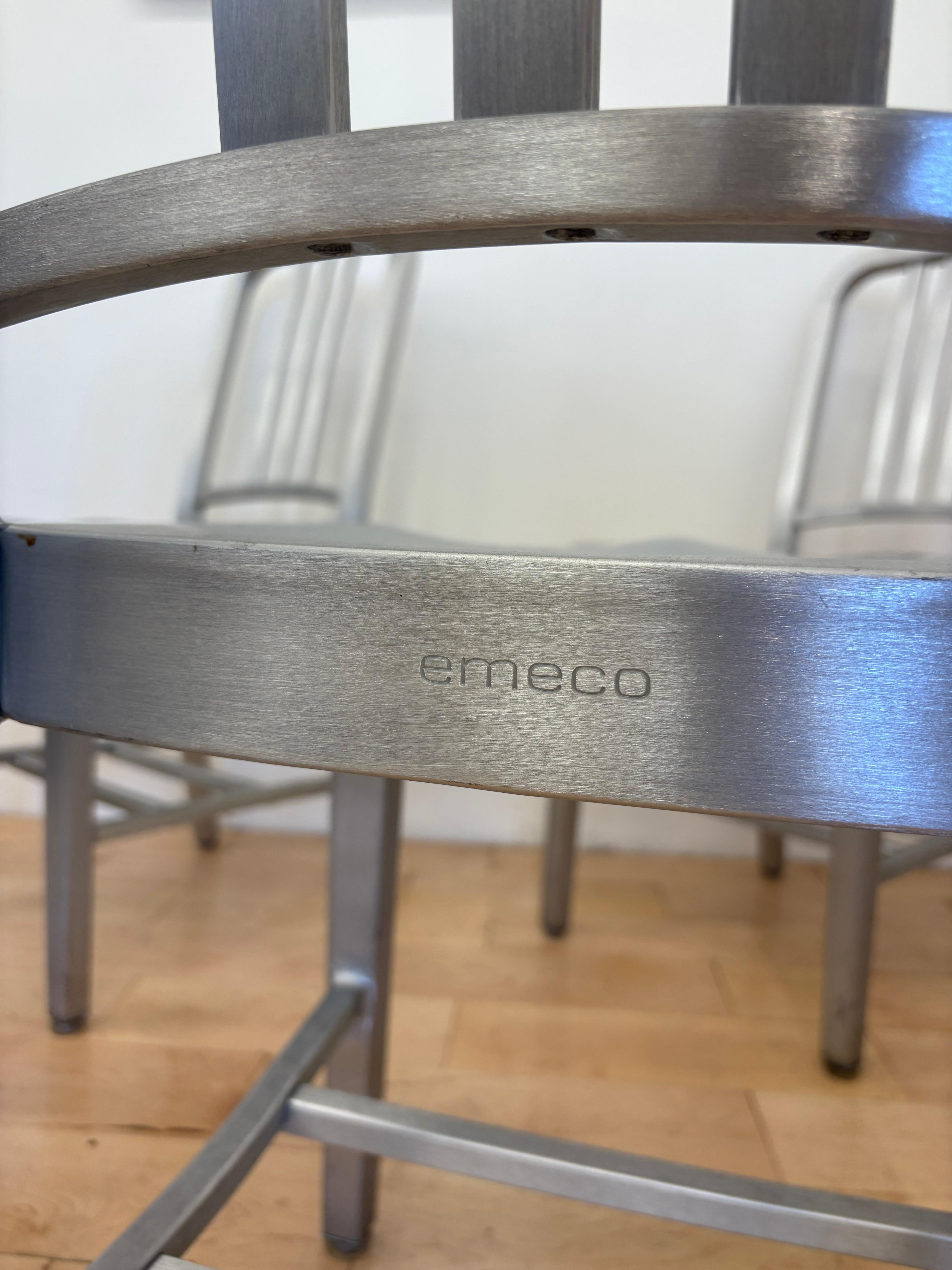 Mid-Century moderno Set di 6 sedie Emeco 1006 Navy - Finitura alluminio spazzolato in vendita