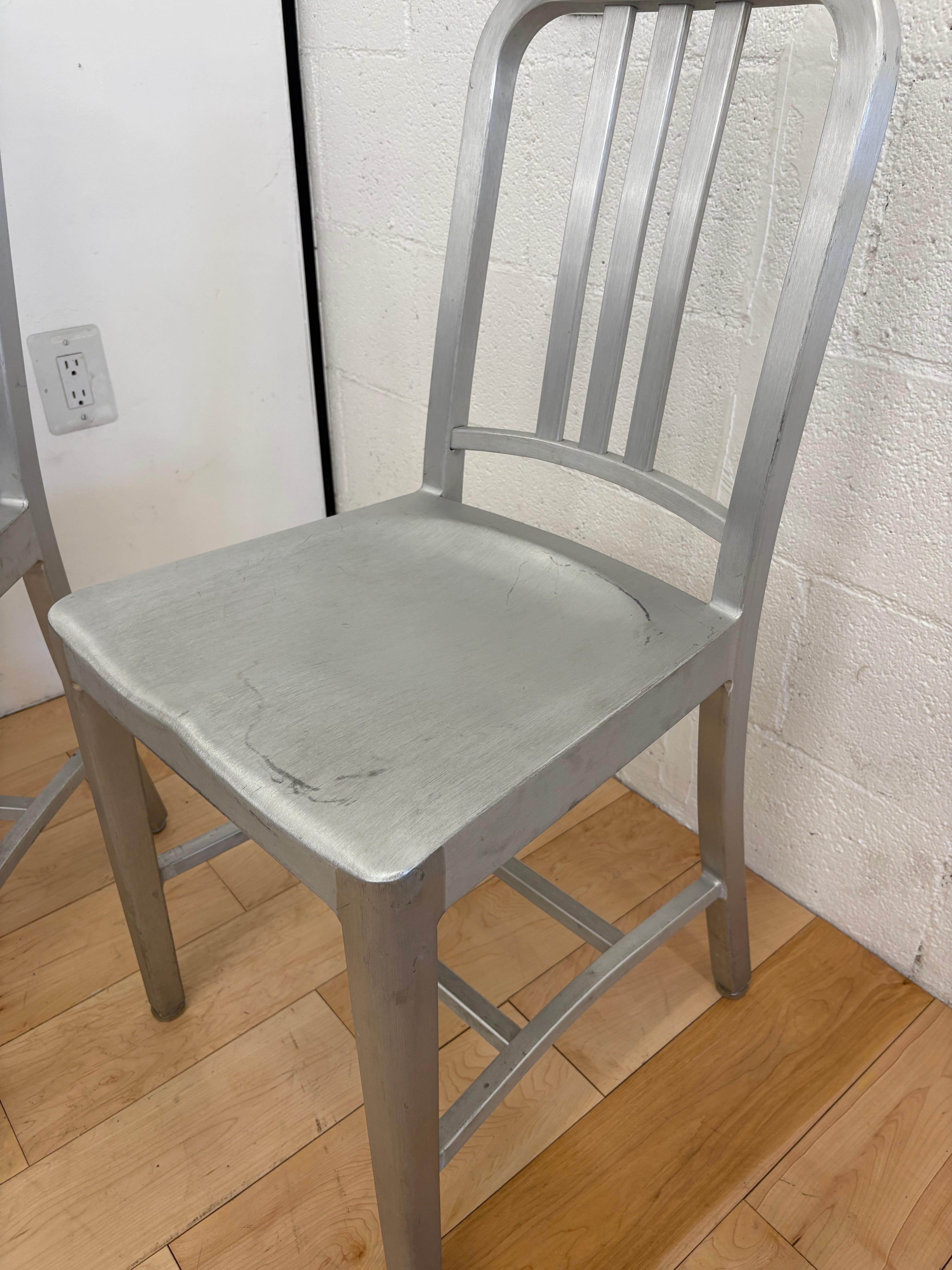 Set di 6 sedie Emeco 1006 Navy - Finitura alluminio spazzolato In condizioni buone in vendita a Los Angeles, CA