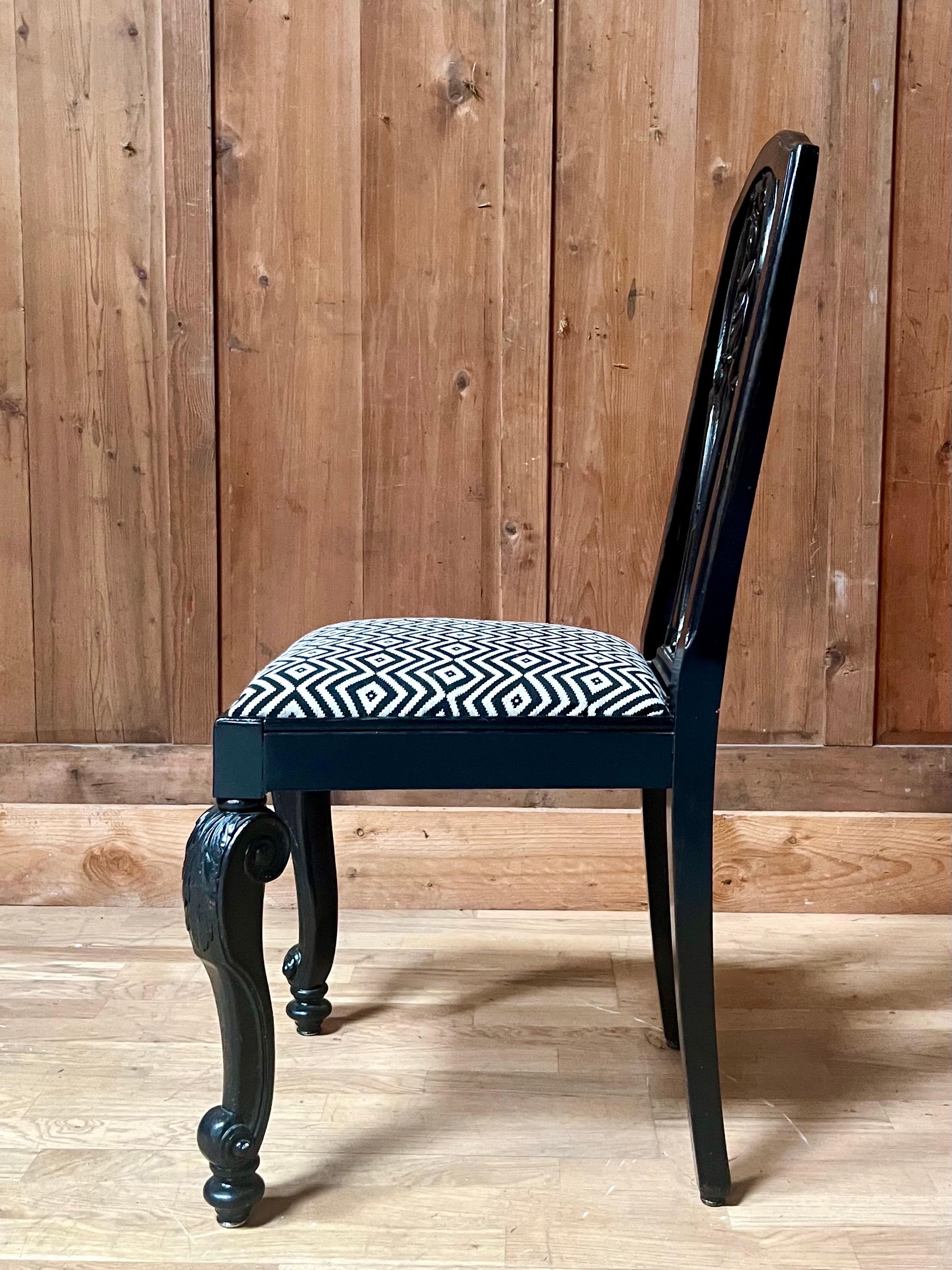 Upholstery set of 6 English Chippendale / Baroque black lacquered chairs - England - 19th For Sale