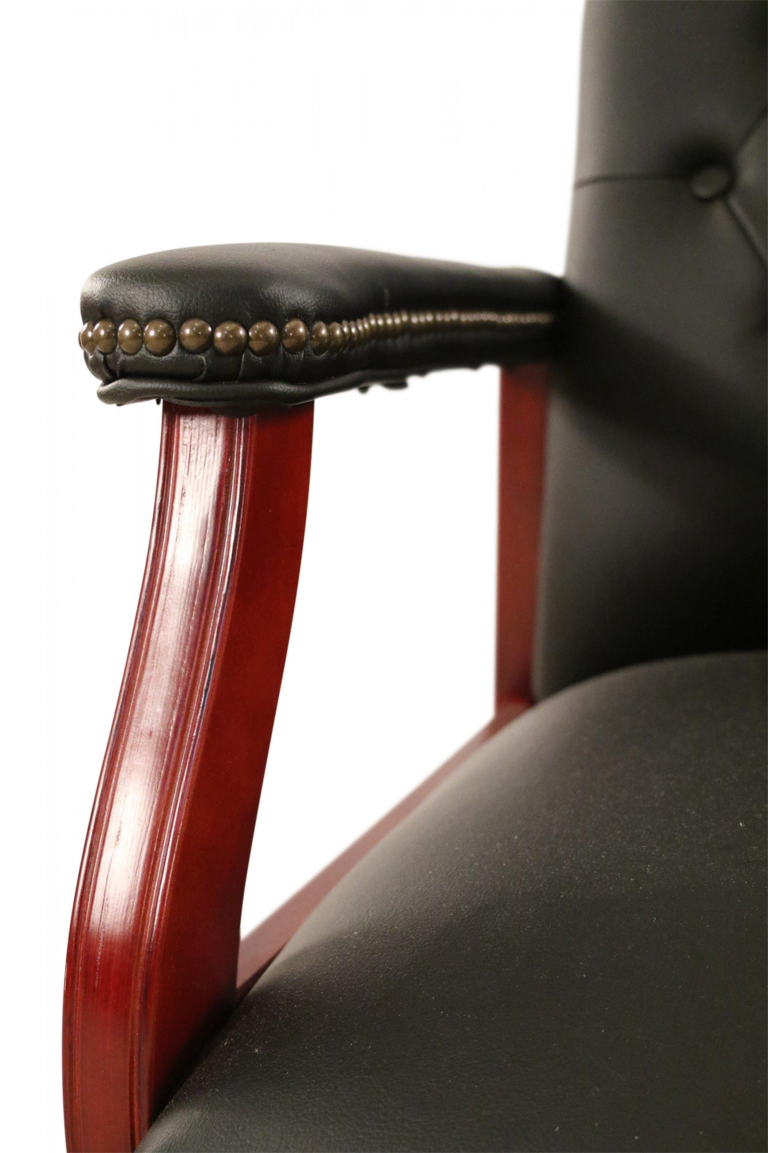 Set di 6 sedie da conferenza/poltrone in finta pelle nera in stile georgiano in vendita 4