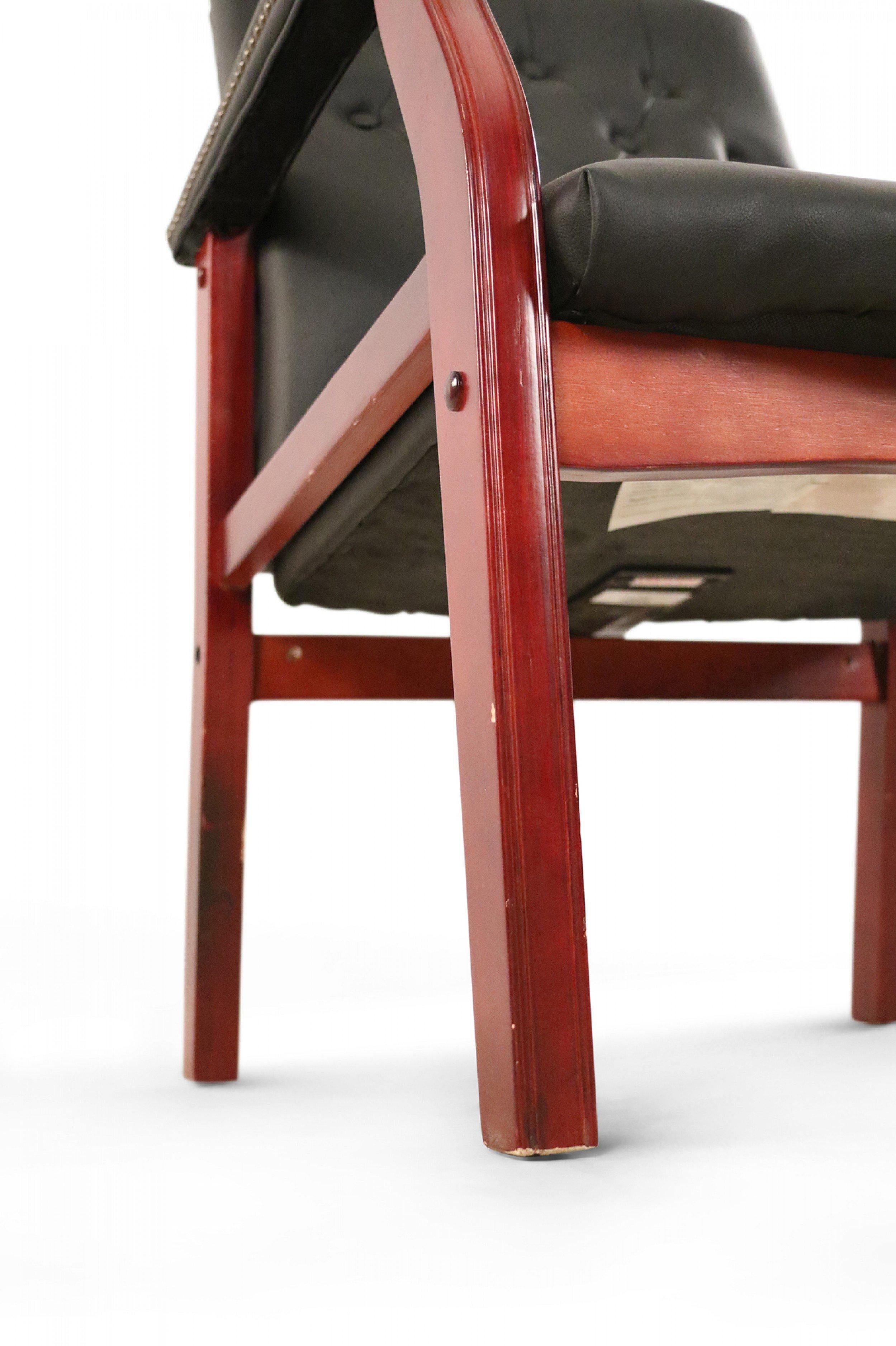 Set di 6 sedie da conferenza/poltrone in finta pelle nera in stile georgiano in vendita 5