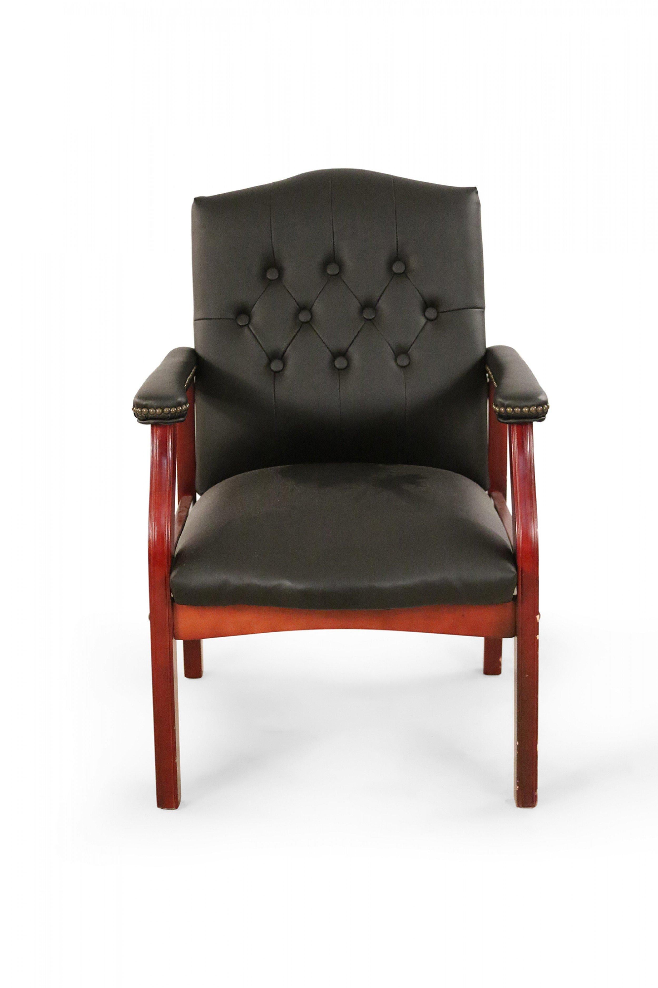 Britannico Set di 6 sedie da conferenza/poltrone in finta pelle nera in stile georgiano in vendita