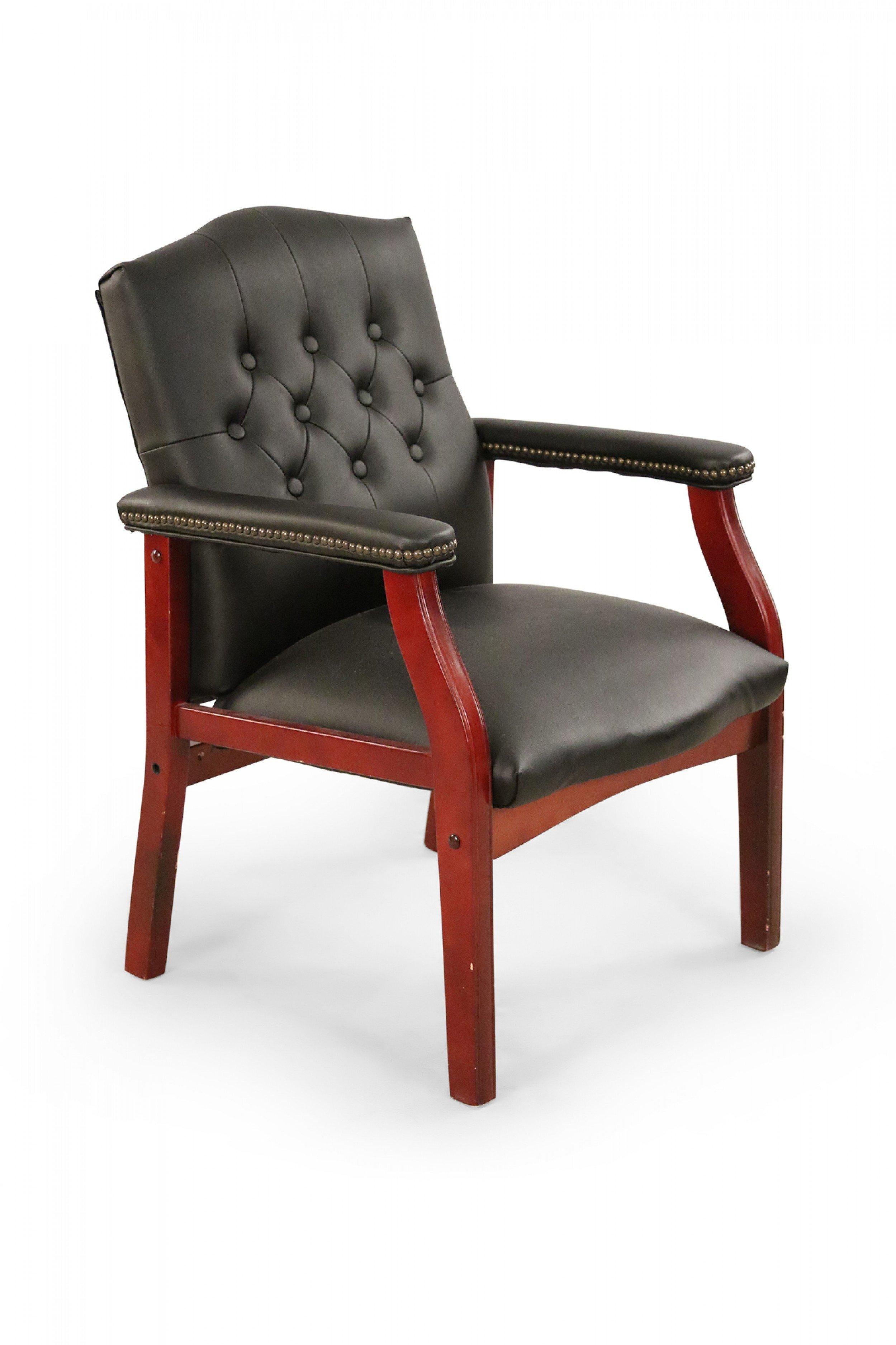 Set di 6 sedie da conferenza/poltrone in finta pelle nera in stile georgiano In condizioni buone in vendita a Queens, NY