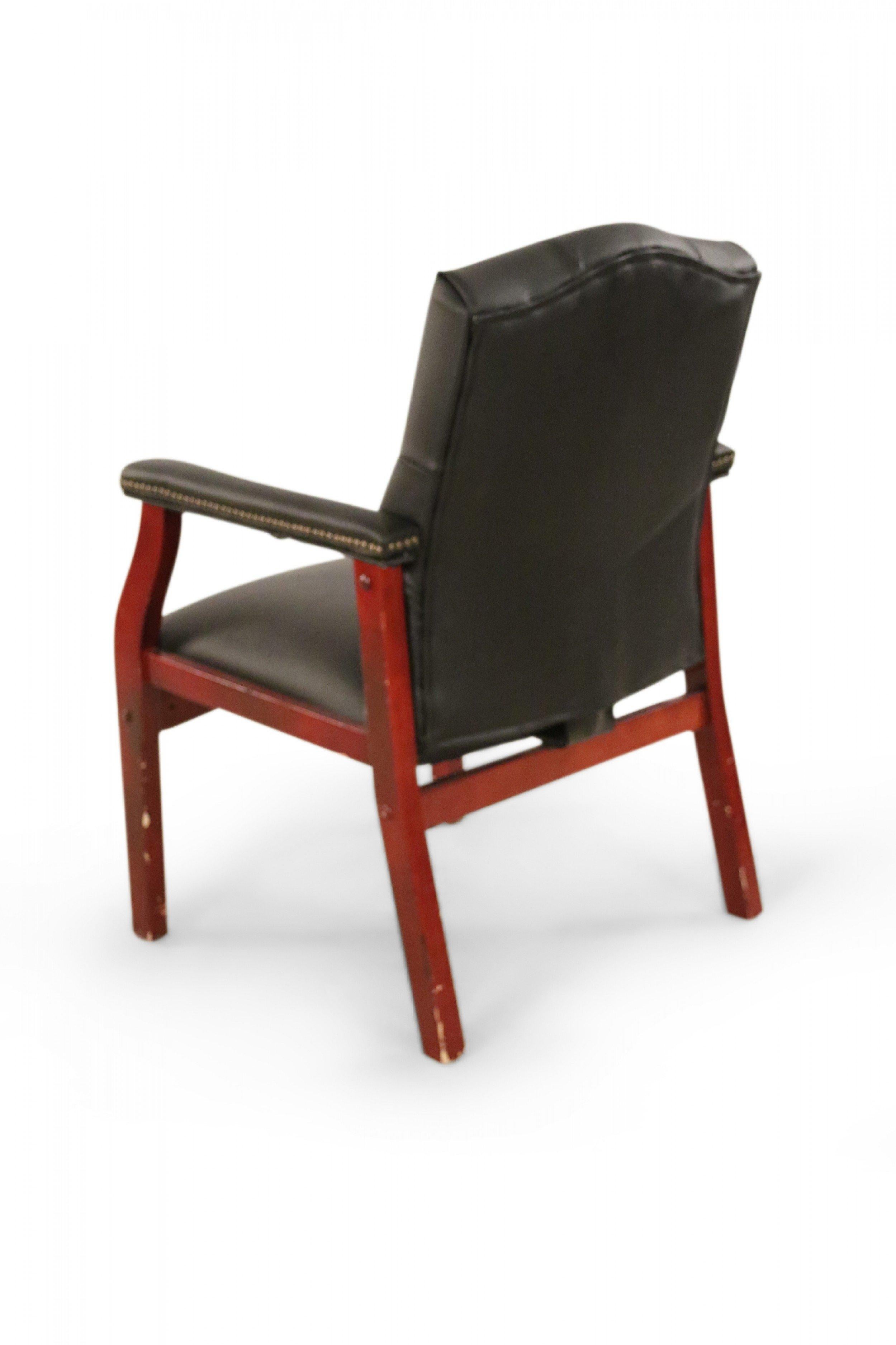 Set di 6 sedie da conferenza/poltrone in finta pelle nera in stile georgiano in vendita 2