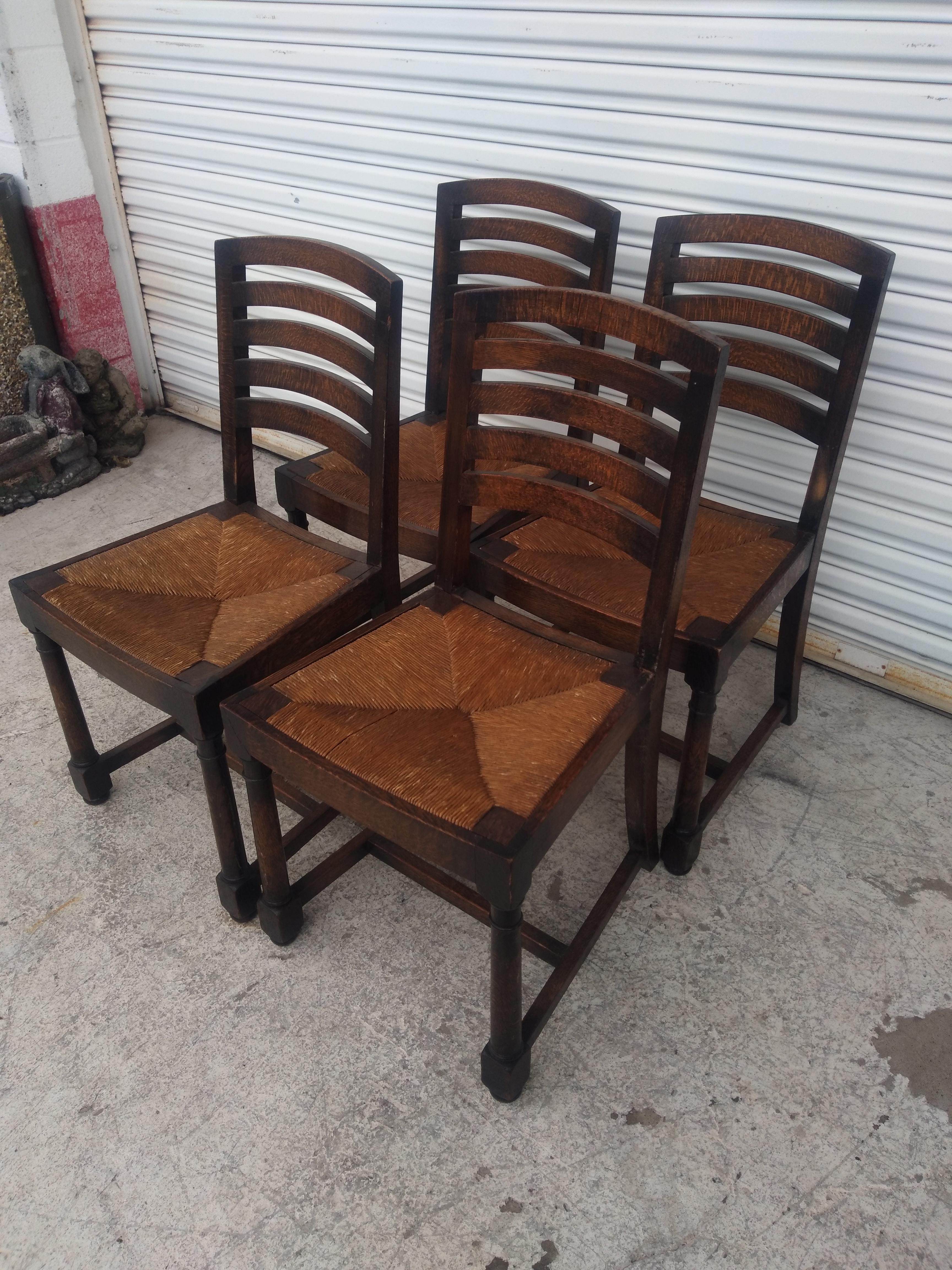XX secolo Set di 6 sedie da pranzo con schienale a scaletta in Oak Oak con sedile inferiore in giunco in vendita