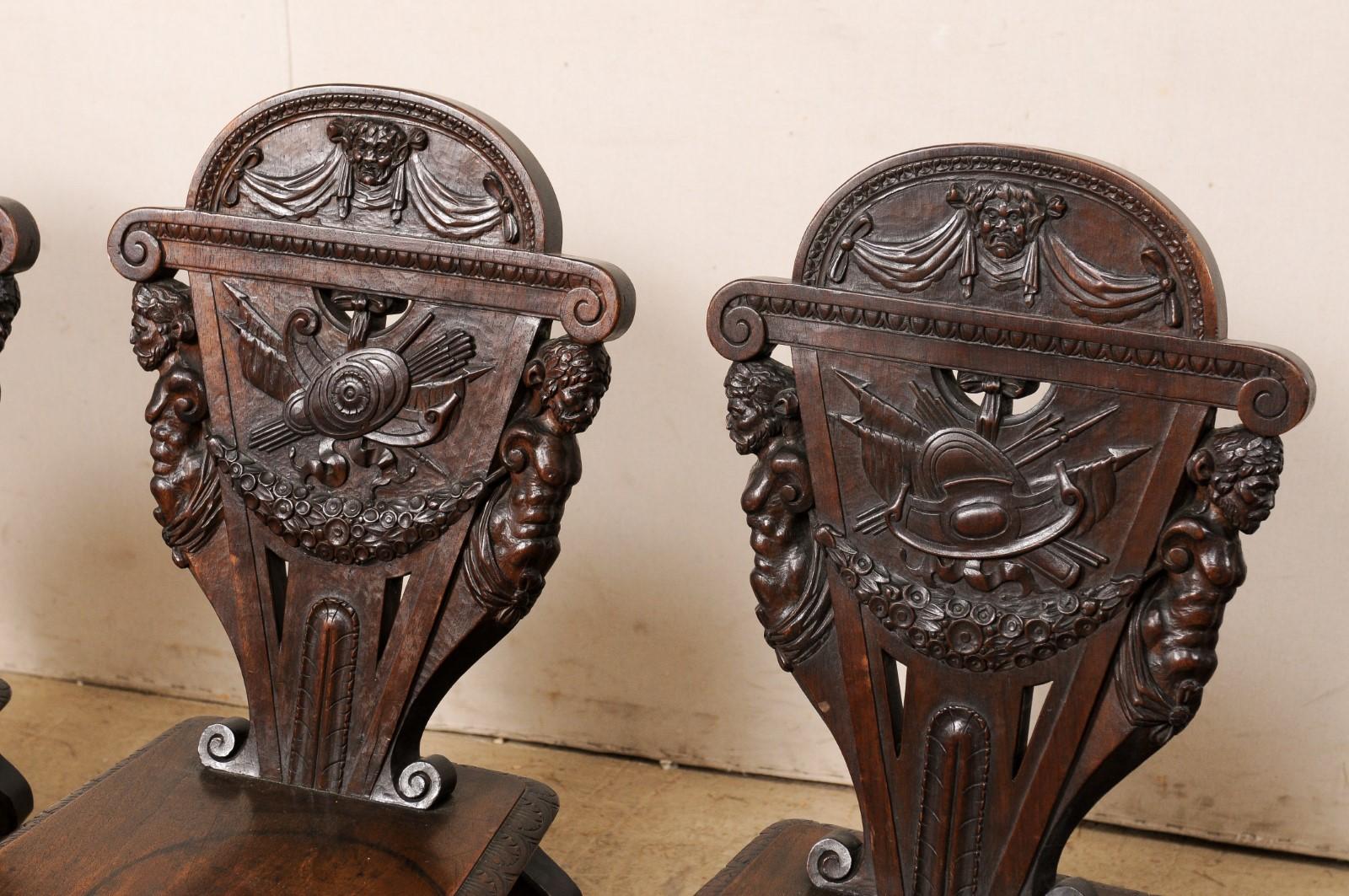 Bois Ensemble de 6 chaises d'entrée anglaises de la Renaissance sculptées de façon ornementale, début des 19e et 20e siècles en vente