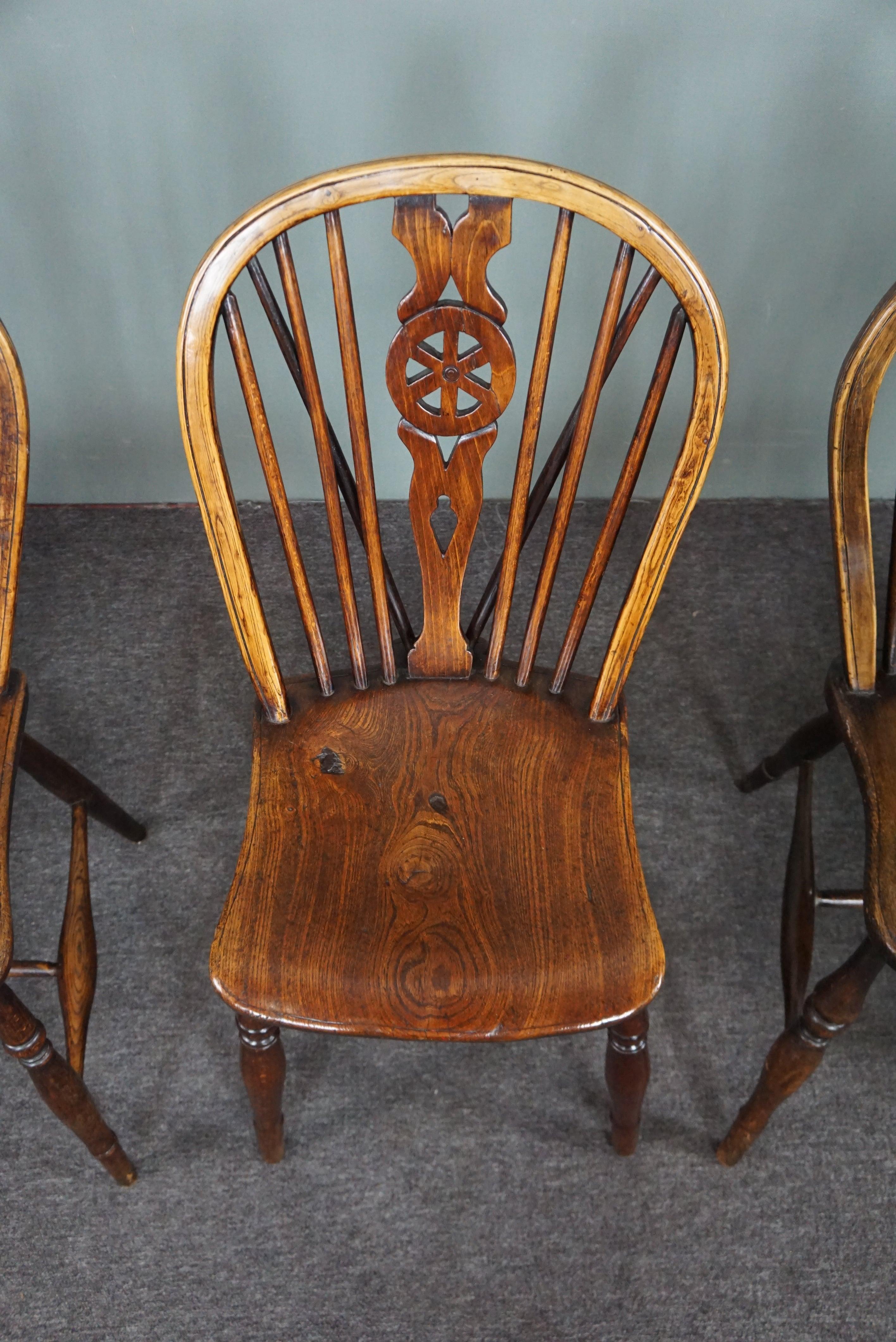 Set of 6 English Windsor Antique dining room chairs, 18th century For Sale 2
