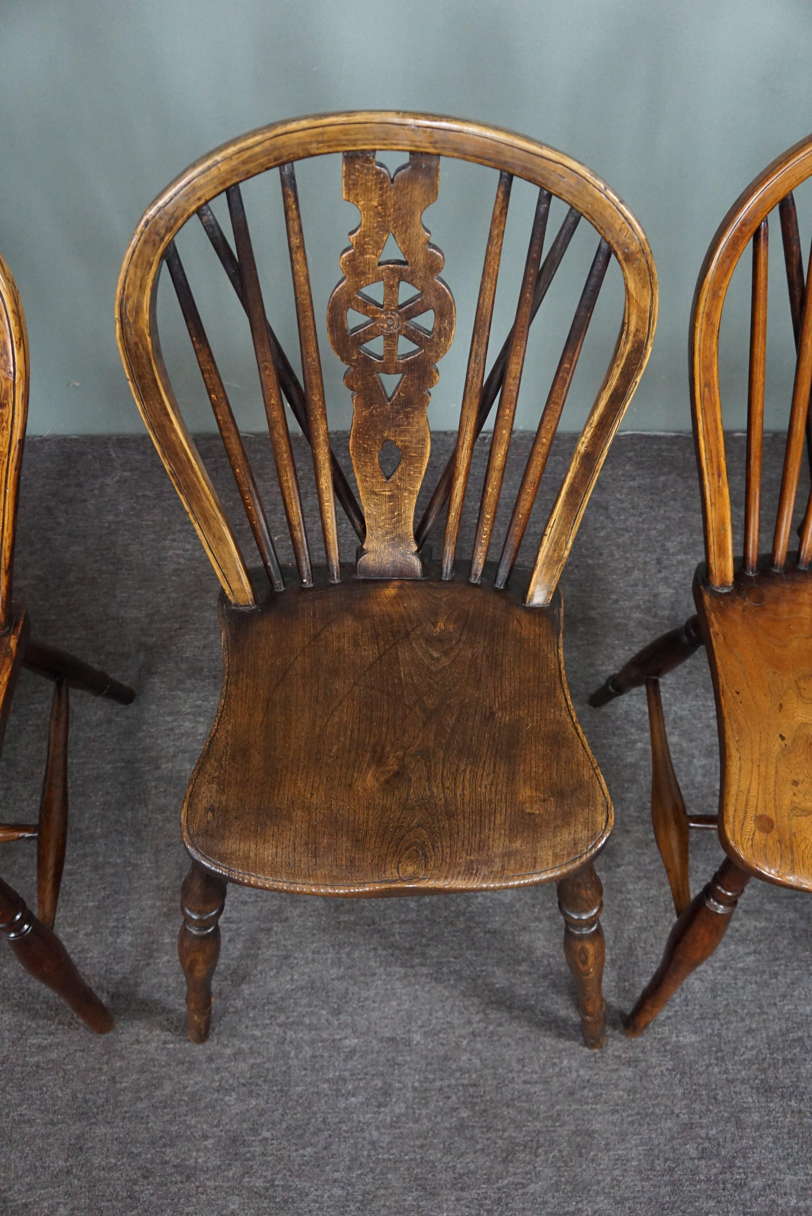 Set of 6 English Windsor Antique dining room chairs, 18th century For Sale 3
