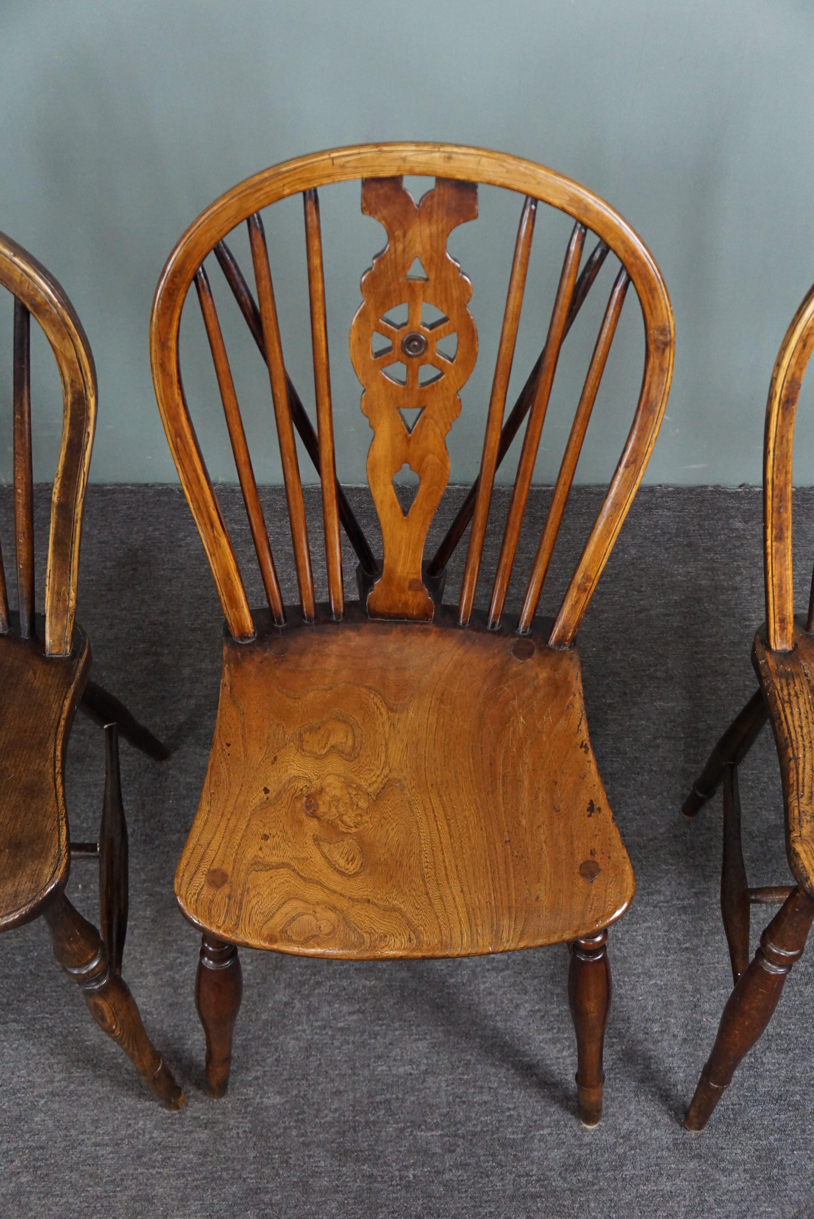 Set of 6 English Windsor Antique dining room chairs, 18th century For Sale 4