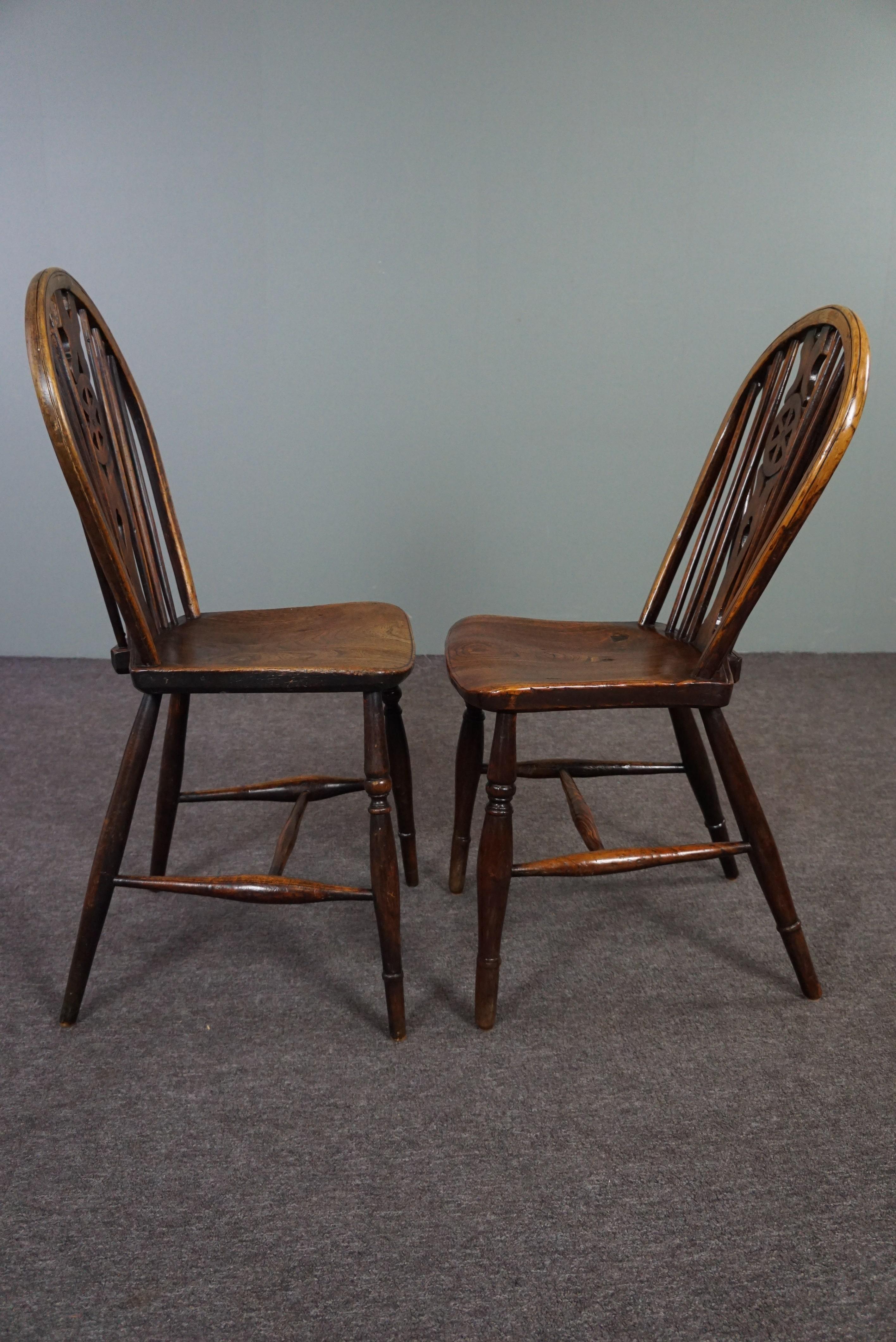 Hand-Crafted Set of 6 English Windsor Antique dining room chairs, 18th century For Sale