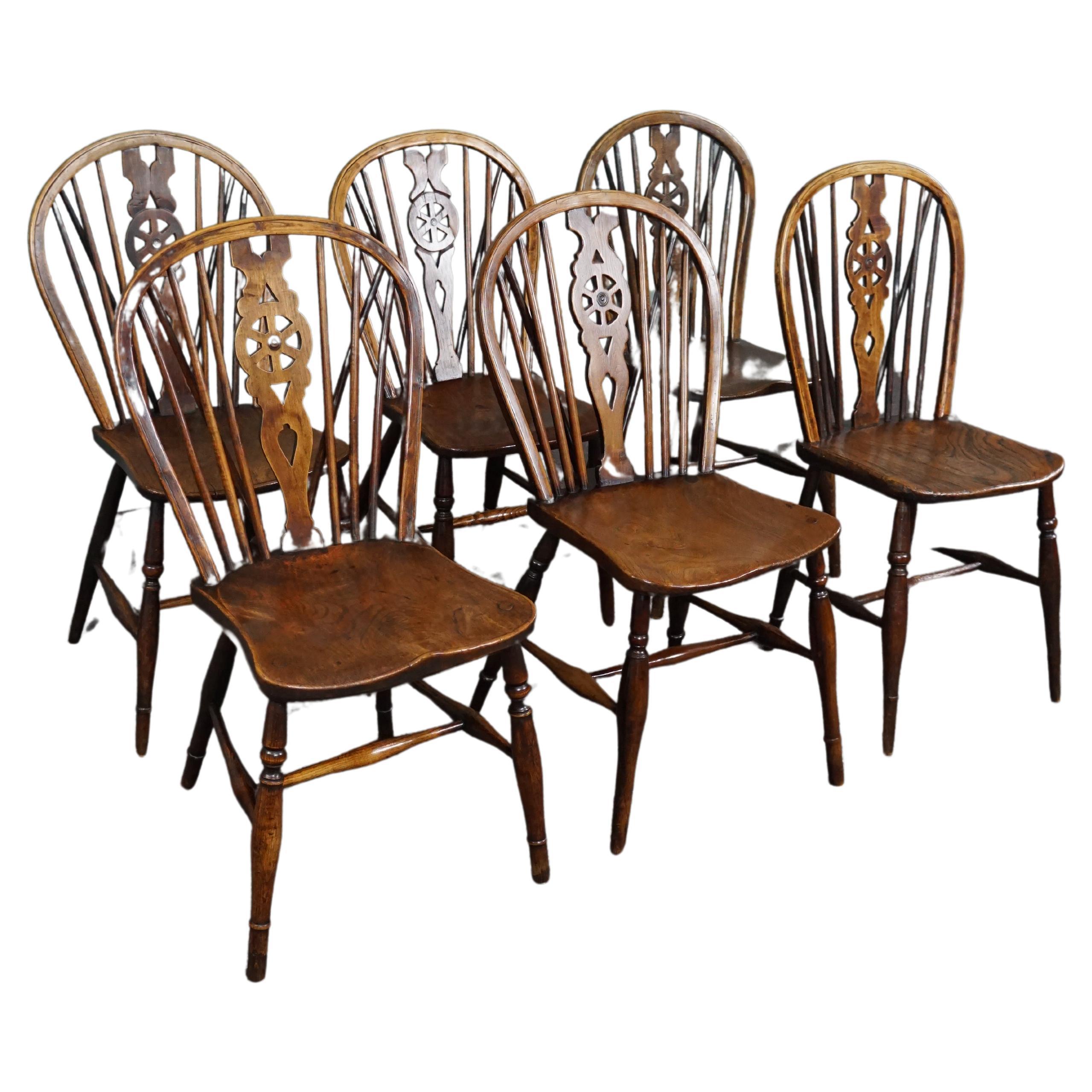 Set of 6 English Windsor Antique dining room chairs, 18th century For Sale