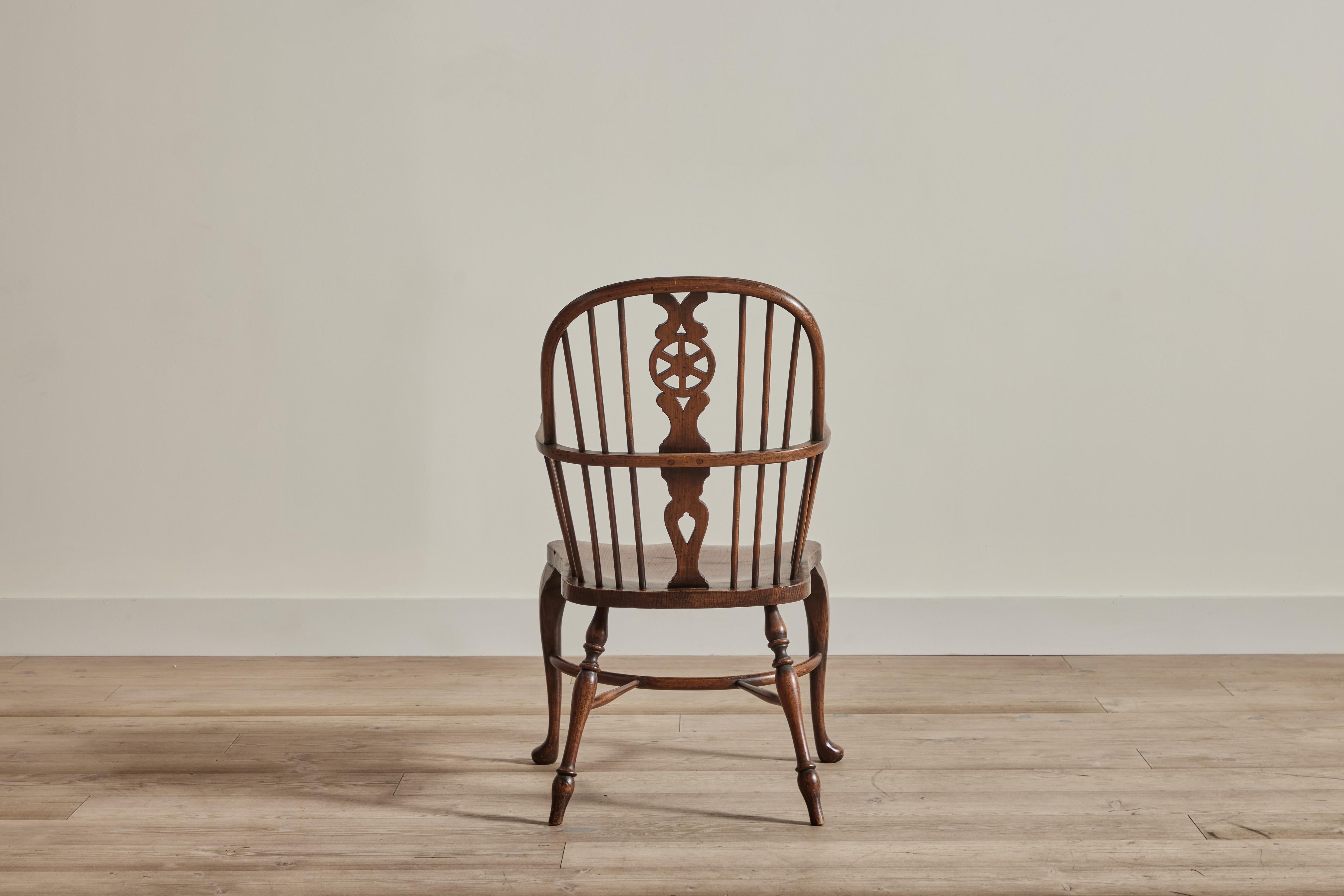 Wood Set of 6 English Windsor Chairs