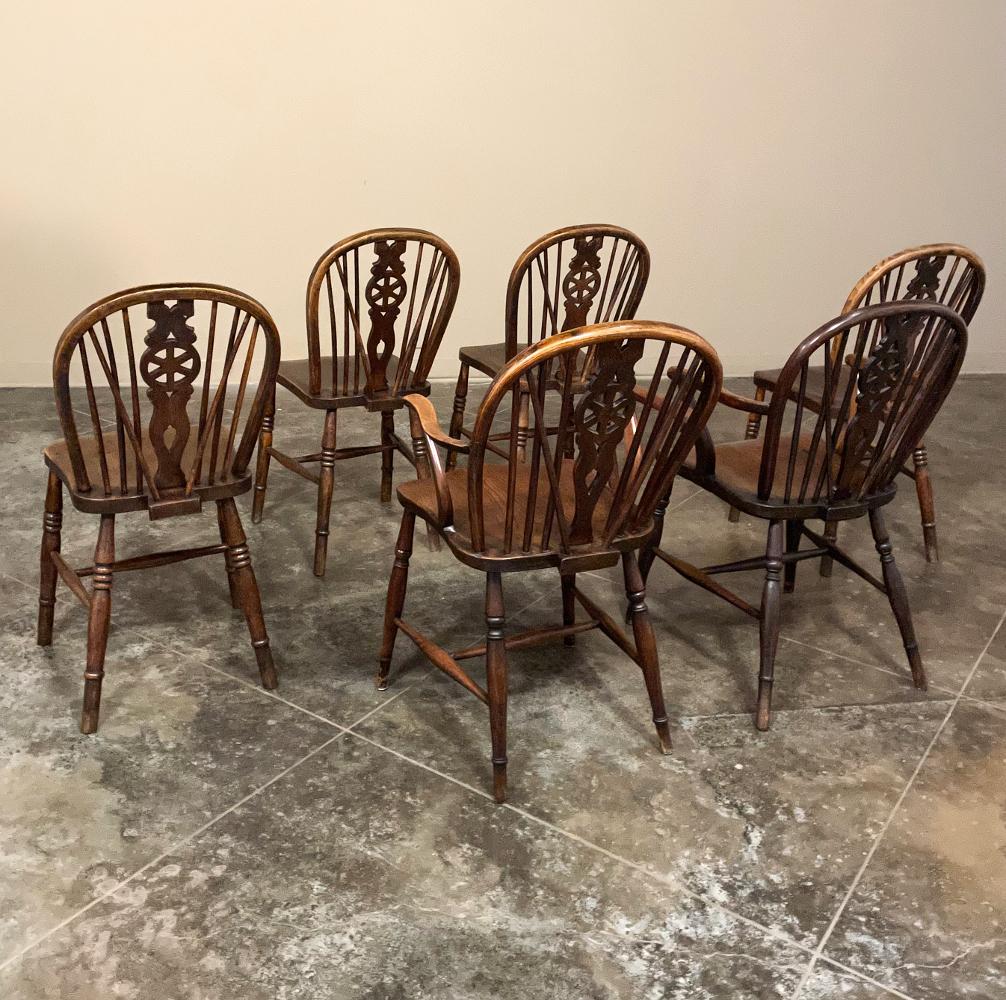 20th Century Set of 6 English Windsor Dining Chairs Includes 2 Armchairs