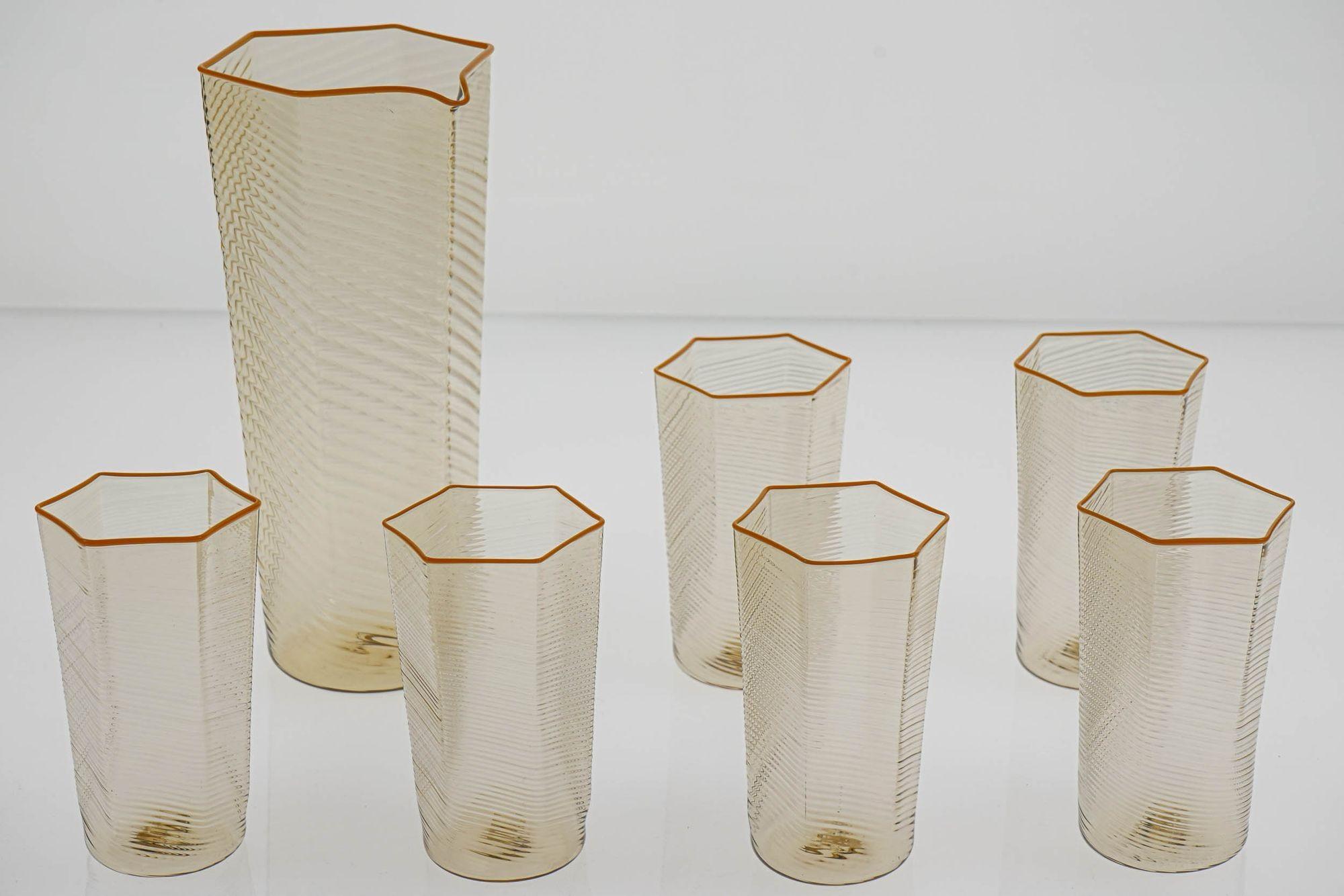Set of 6 Esagonali Tumblers and Pitcher. Murano Glass Rigadin Fumè, Mustard bead In Excellent Condition In Tavarnelle val di Pesa, Florence