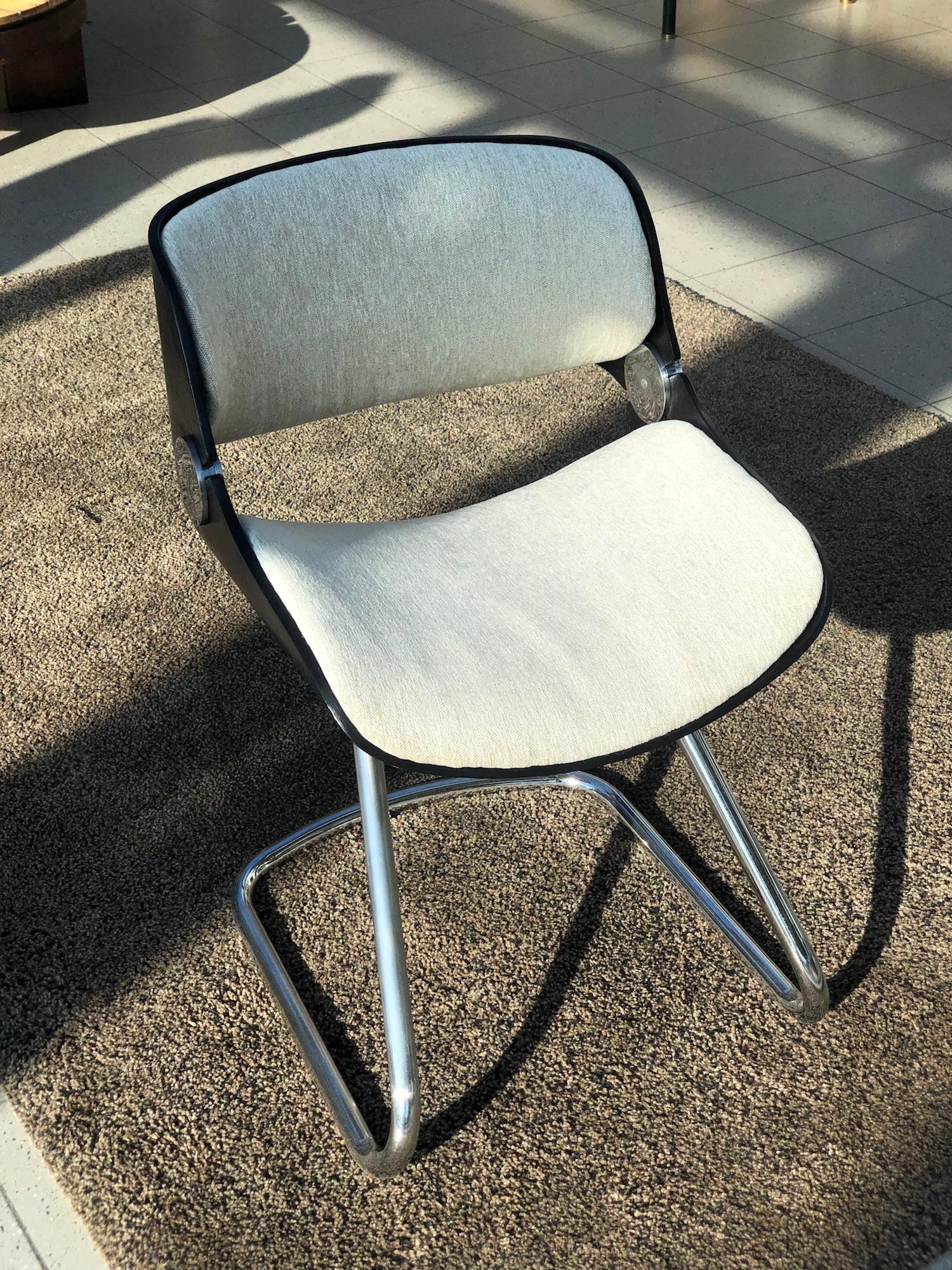 French Set of 6 Etienne Fermigier Chairs Fully Restored, 1970 For Sale