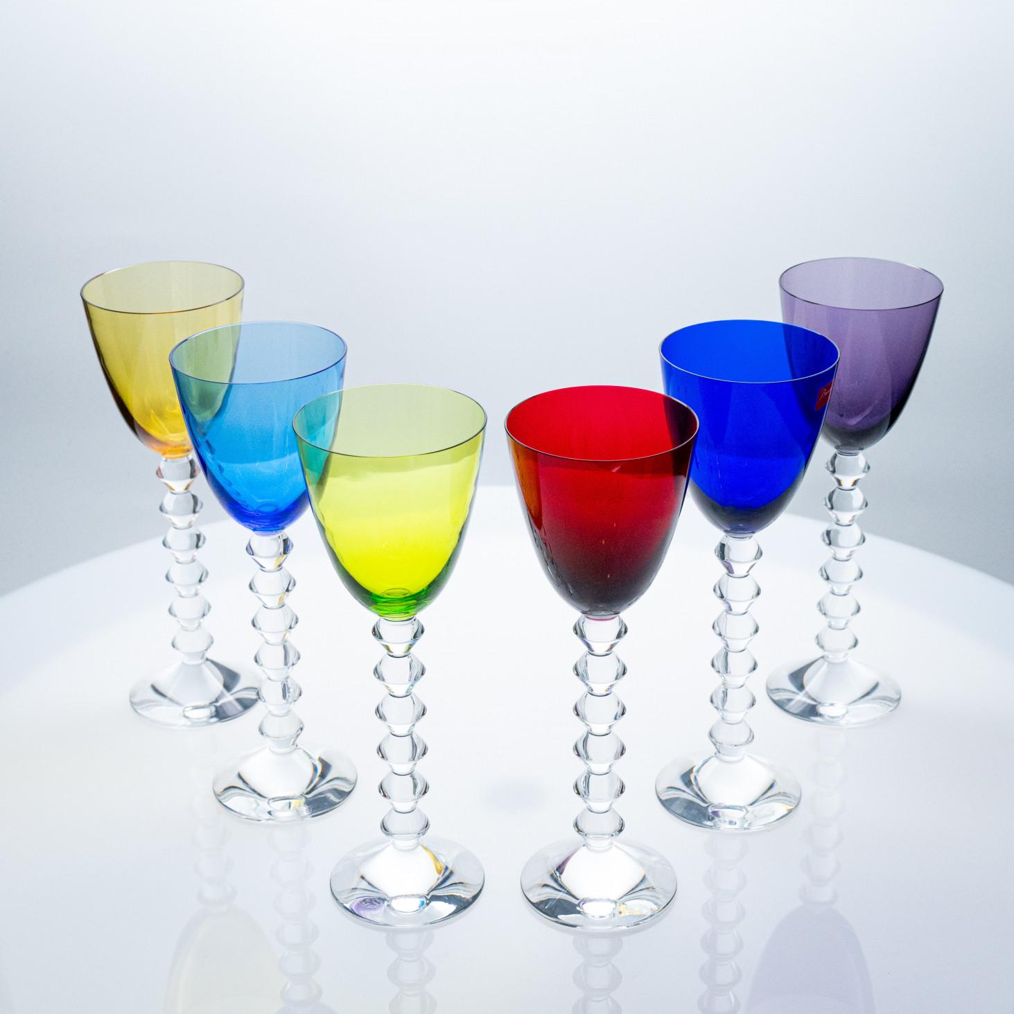 Juego de 6 copas de cristal para vino Exquise Multi Color Baccarat, Francia Pintado a mano en venta