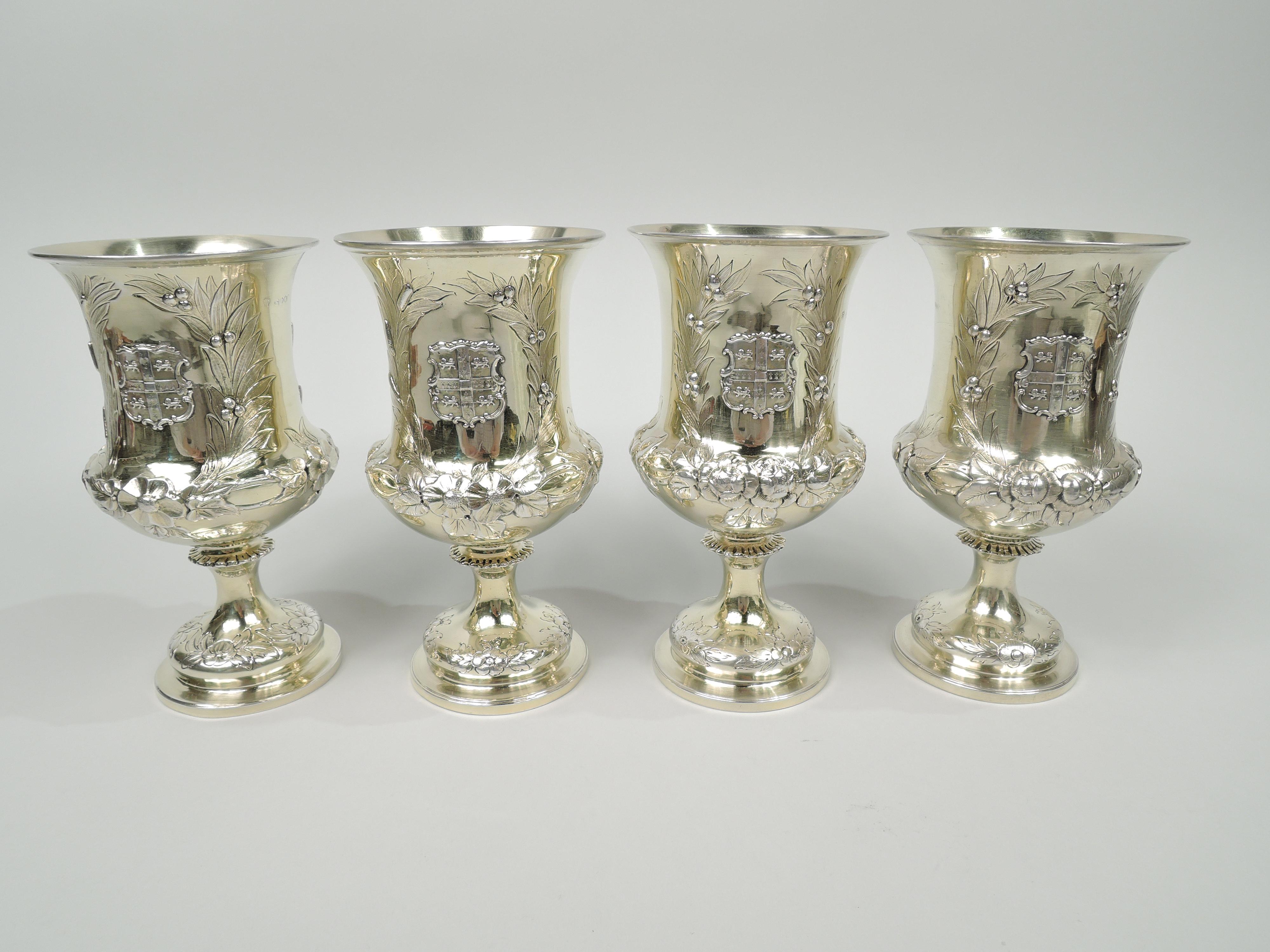 Set von 6 ausgefallenen englischen, viktorianischen, klassischen, vergoldeten Silberkelchen (Viktorianisch) im Angebot