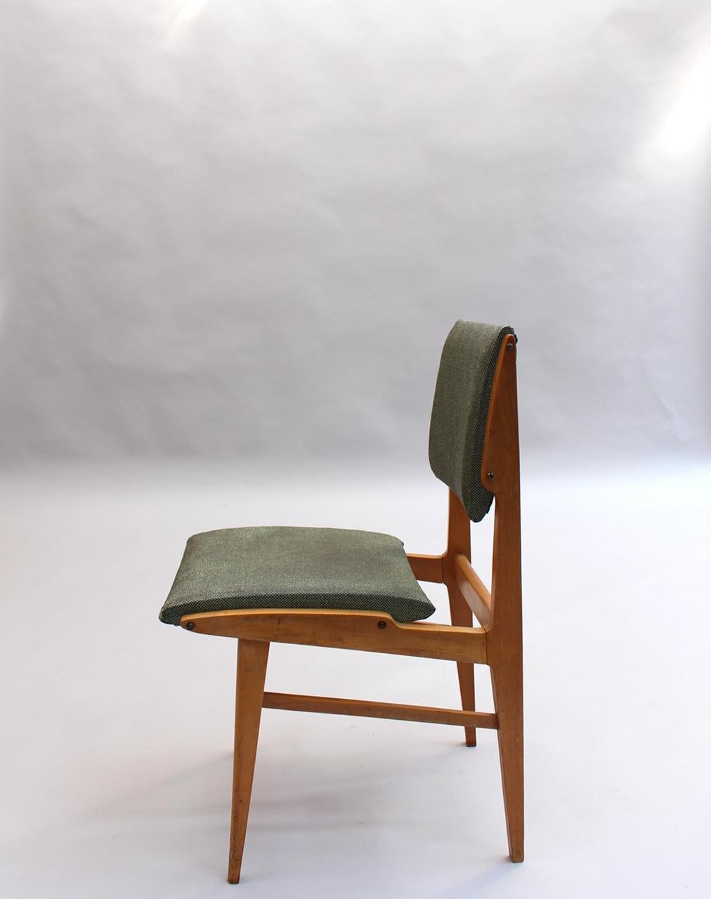 Ensemble de 6 chaises de salle à manger en hêtre des années 1950 en vente 2