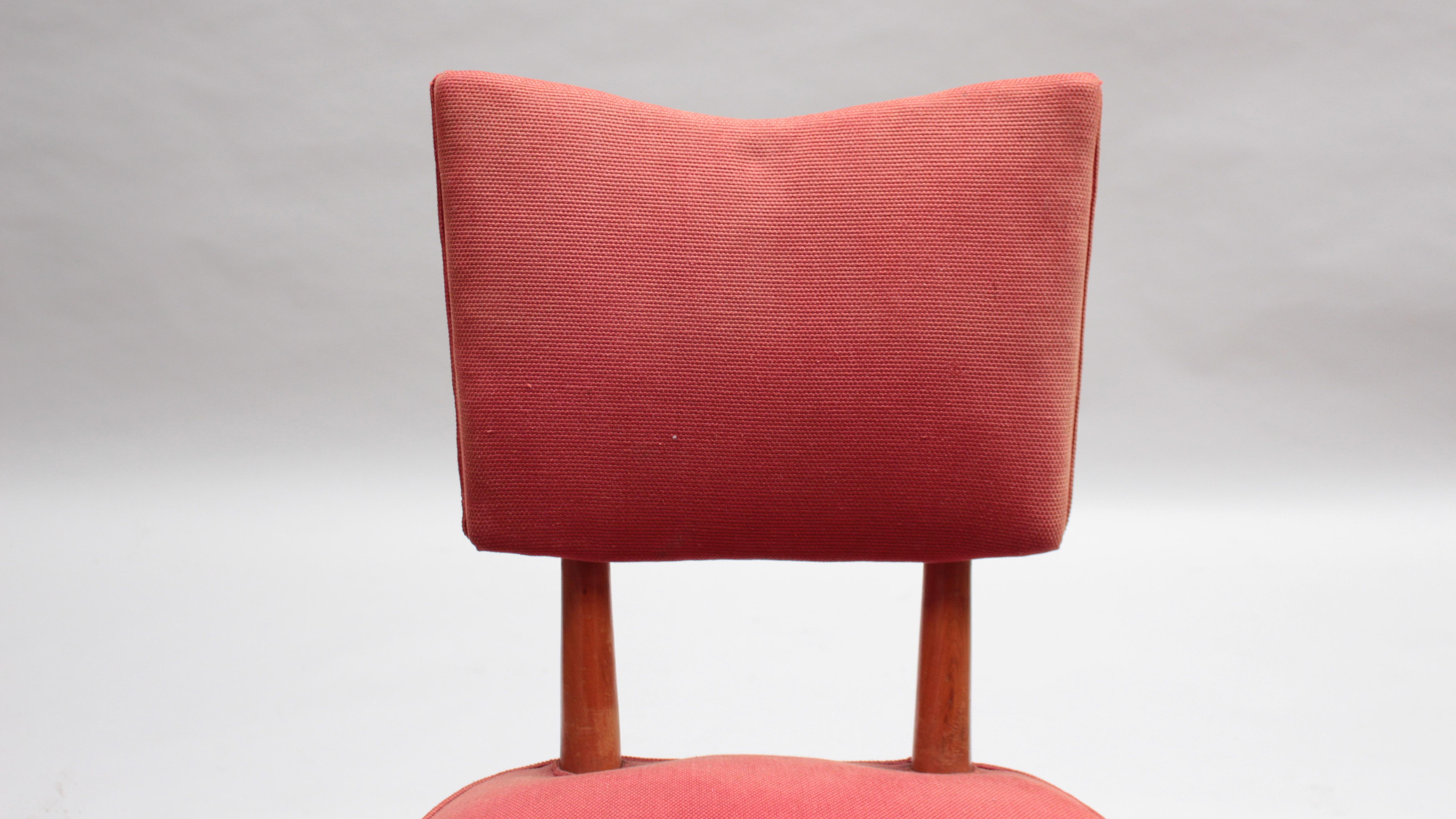 Ensemble de 6 chaises de salle à manger en merisier massif des années 1950 en vente 1
