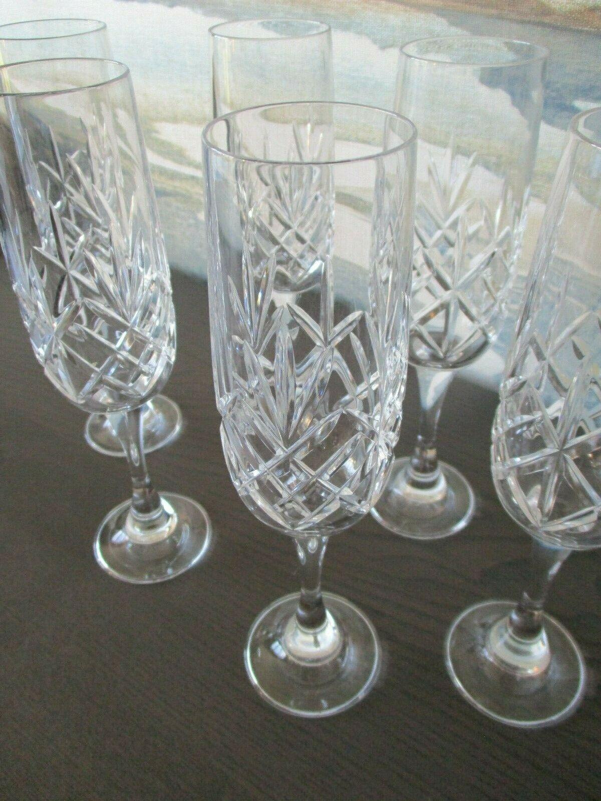 20th Century Set of 6 Fine Vintage Cut Glass Champagne Flutes