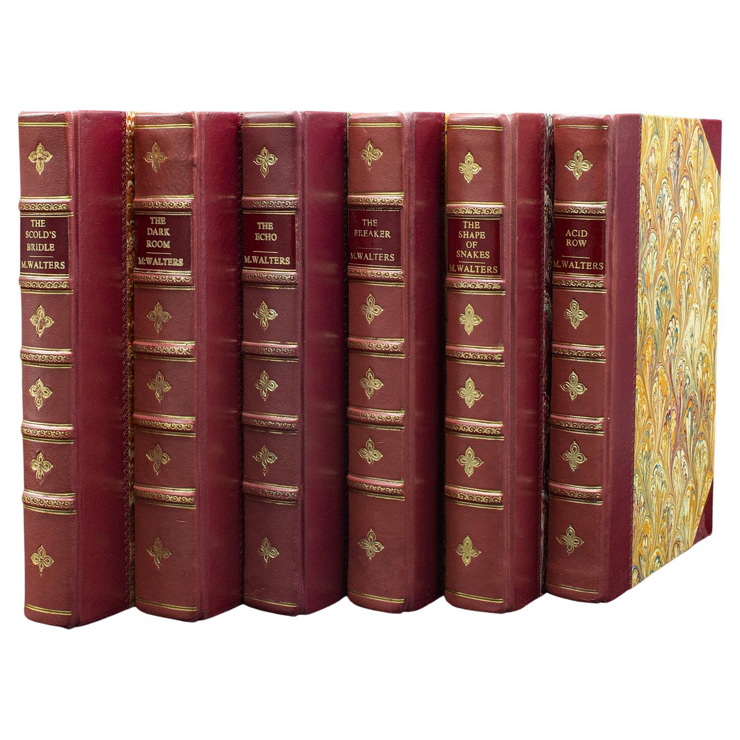 Ensemble de 6 romans de la première édition de Minette Walters, signés, anglais, relié en vente