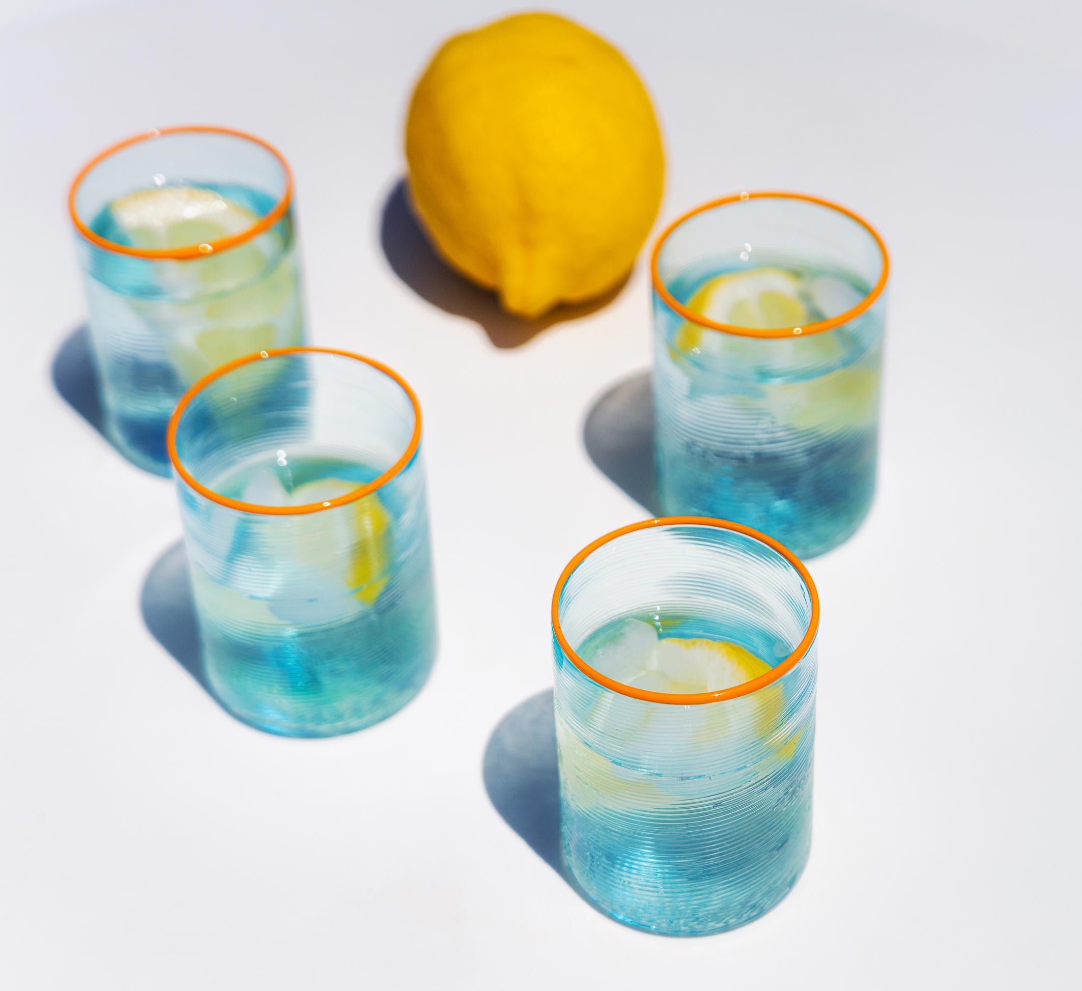6er-Set FIZZY blaue Gläser mit orangefarbenen Glasrändern von Giberto Venezia (Glaskunst) im Angebot