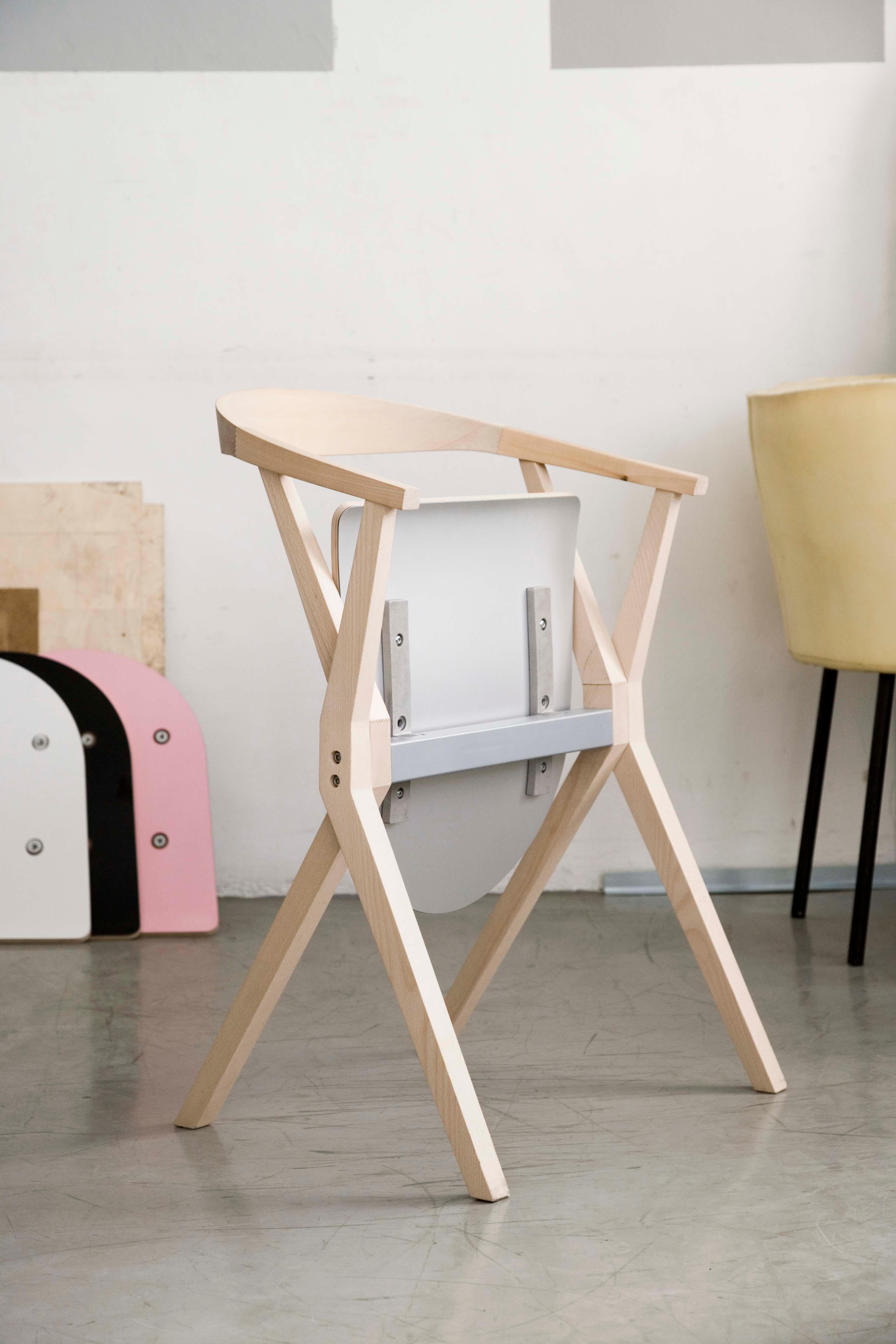 6er-Set  Foldable B-Stühle mit lackierter Oberfläche in Eschenholz im Angebot 3