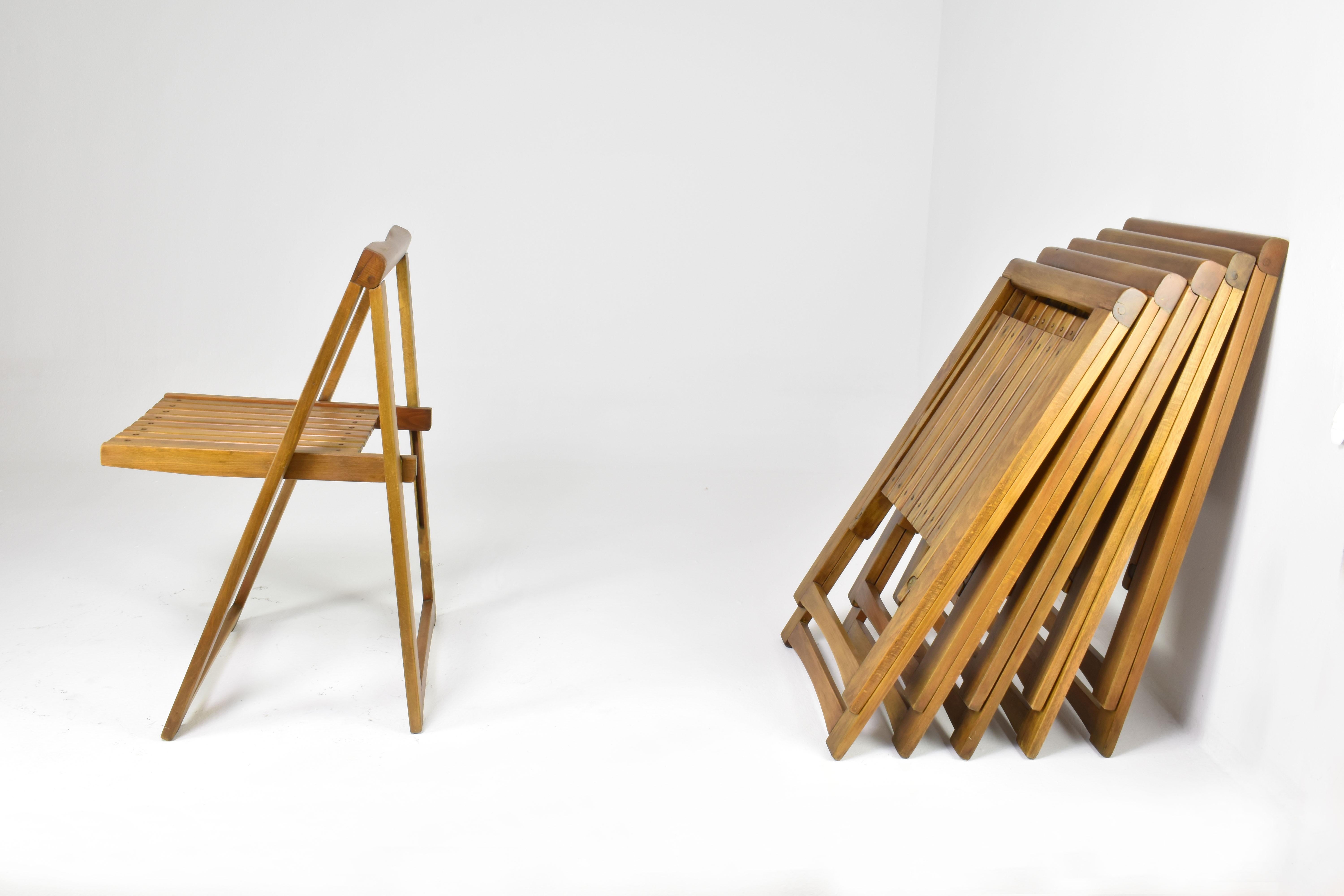 Set aus 6 klappbaren italienischen Stühlen von Aldo Jacober für Alberto Bazzani, 1960er Jahre (Holz) im Angebot