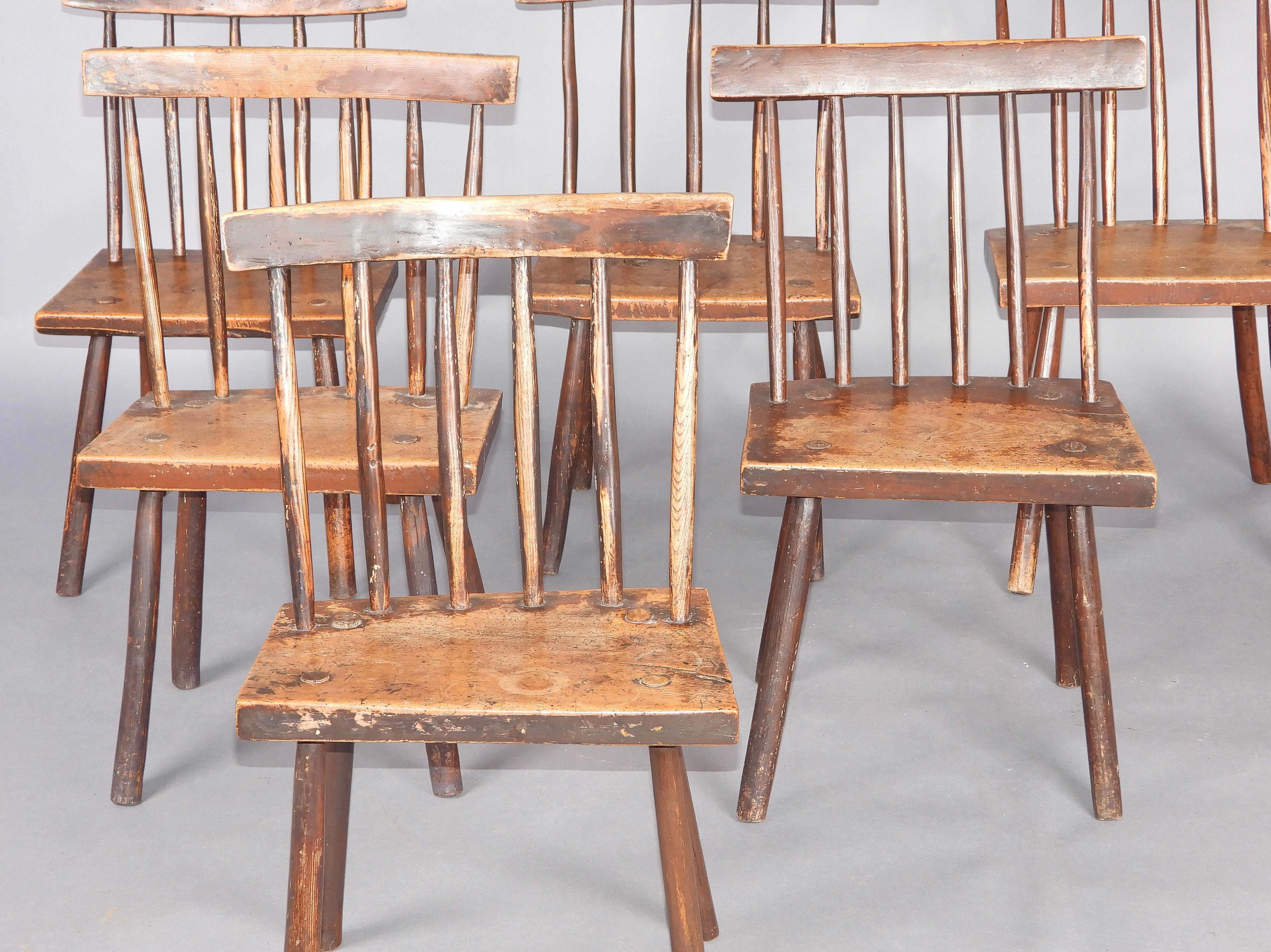 Ensemble de 6 chaises d'art populaire en vente 5